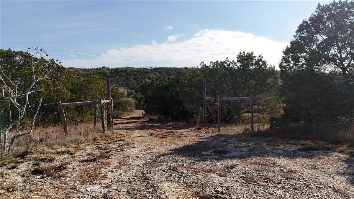 445-455 E Skyline Acres, Wimberley, TX 78676