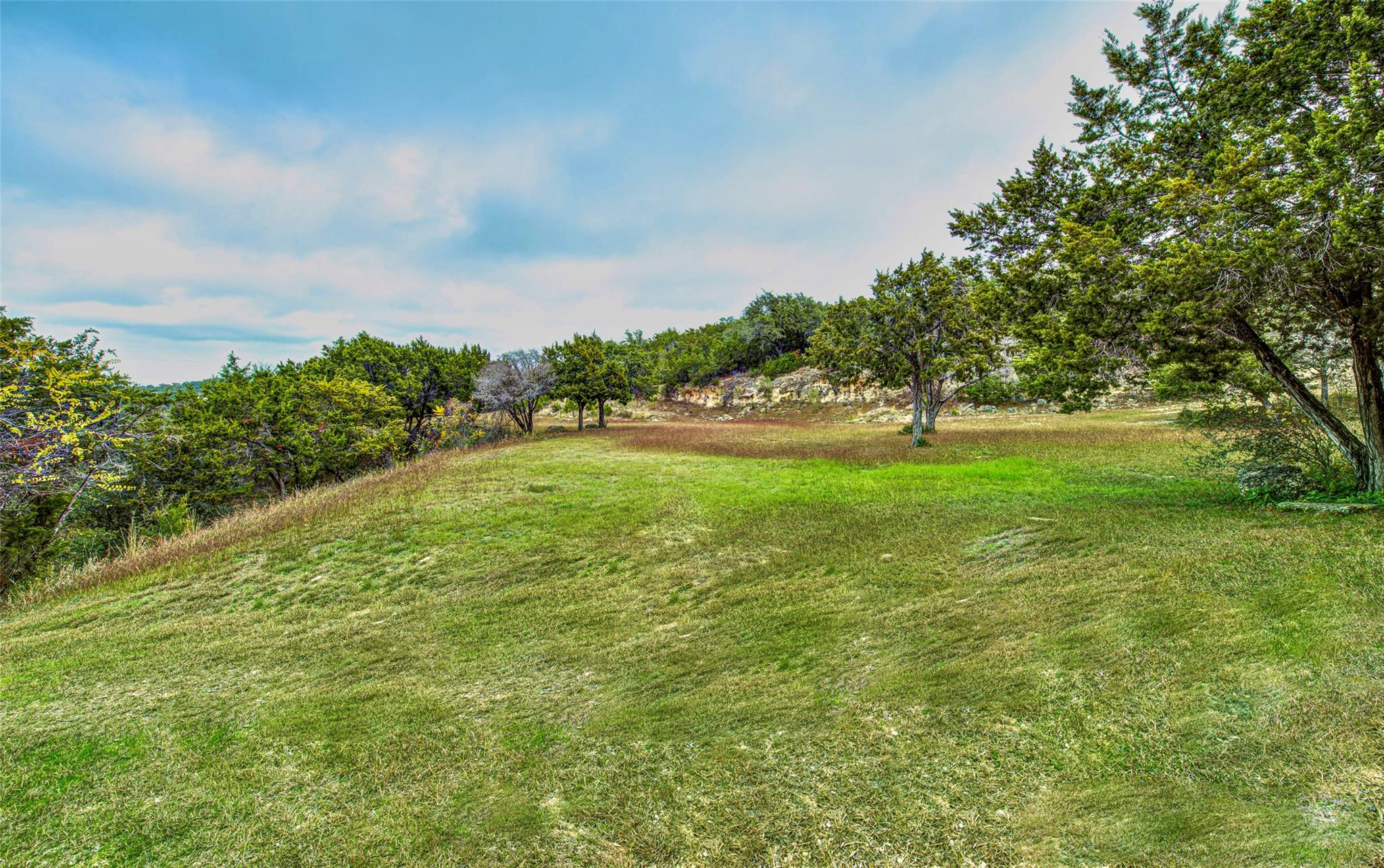 5016 BOB WIRE Rd, Spicewood, TX 78669