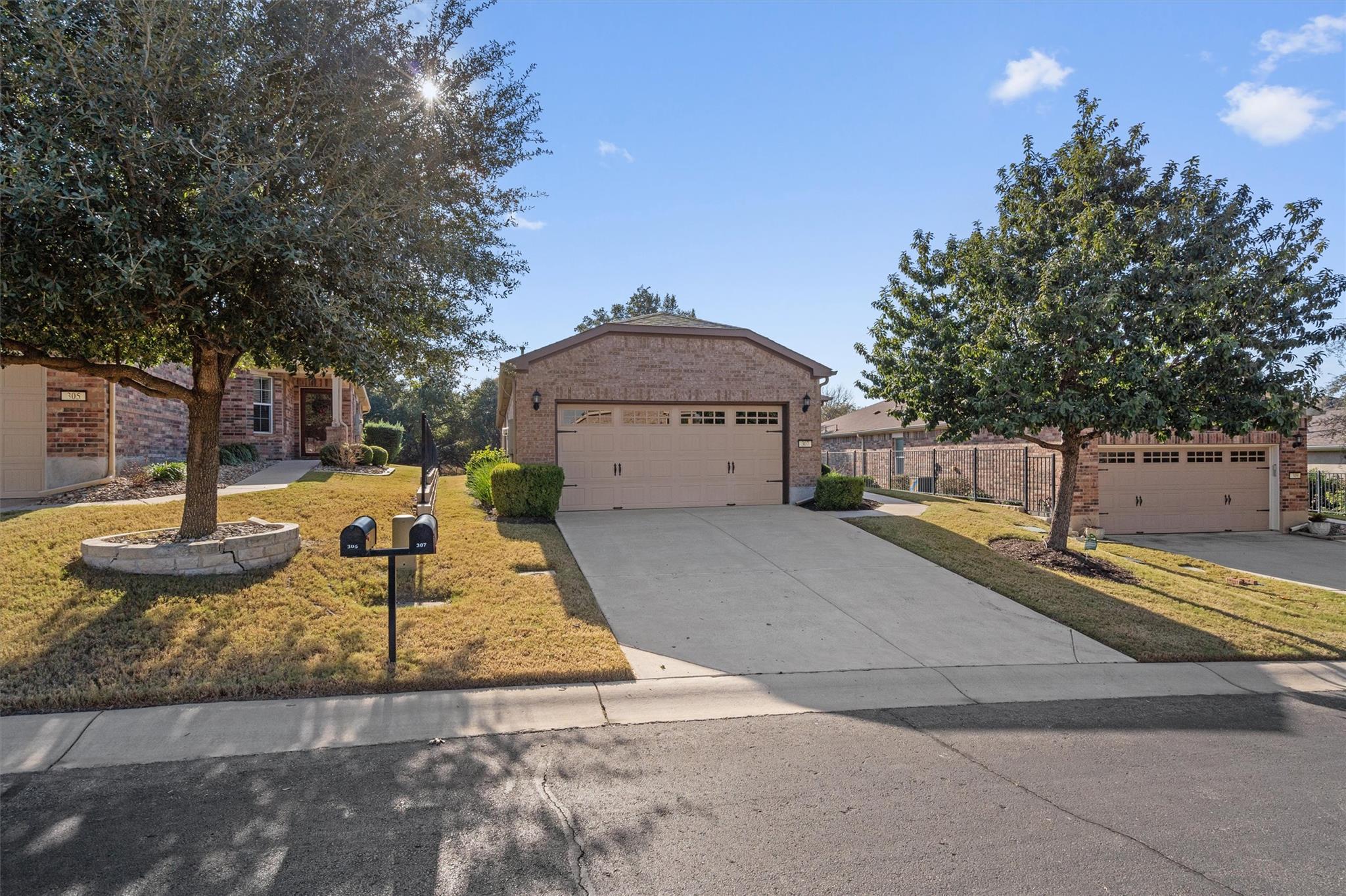307 Kickapoo Creek Ln, Georgetown, TX 78633