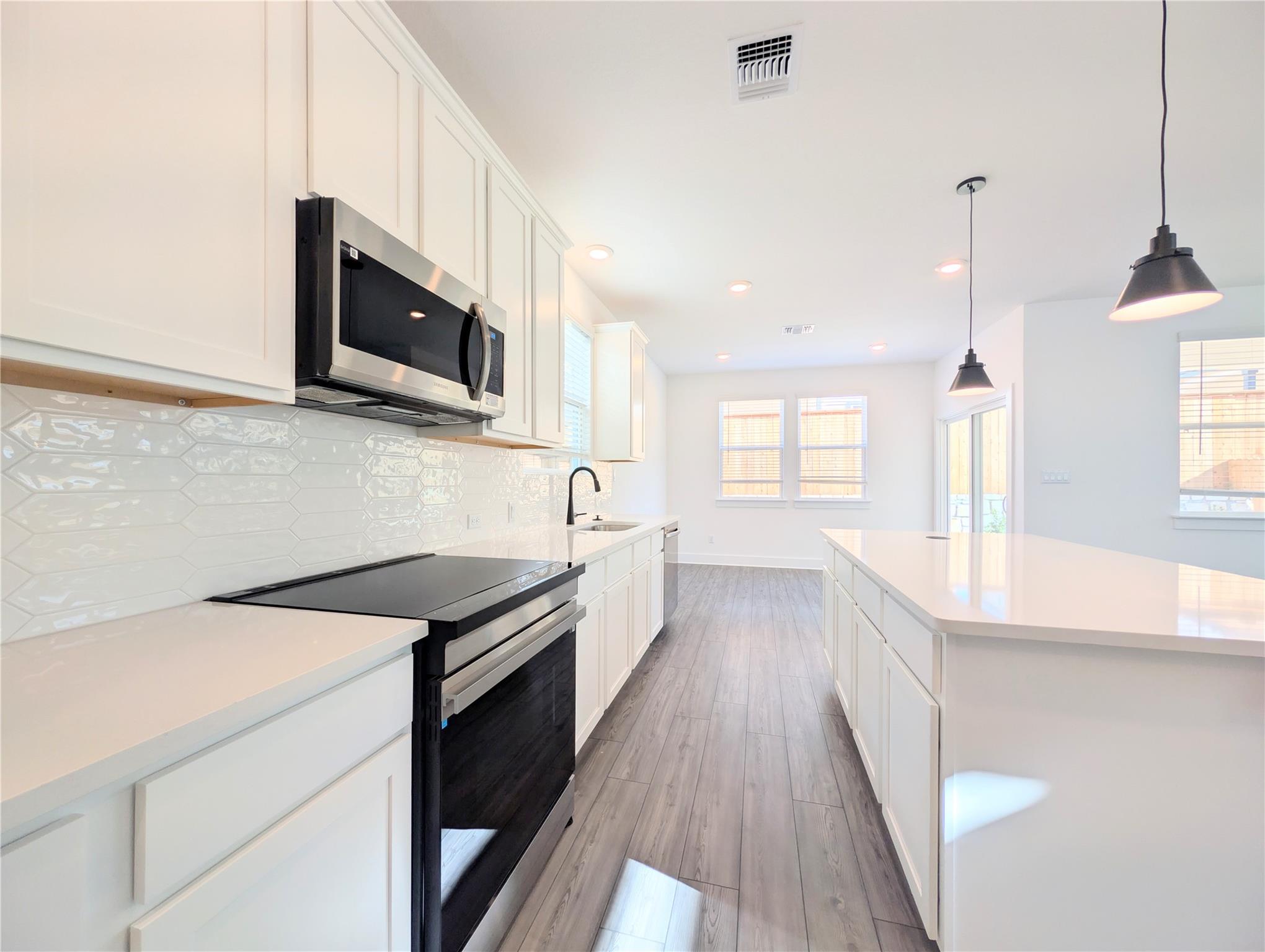 113 Sycamore Pines, Kyle, TX 78640