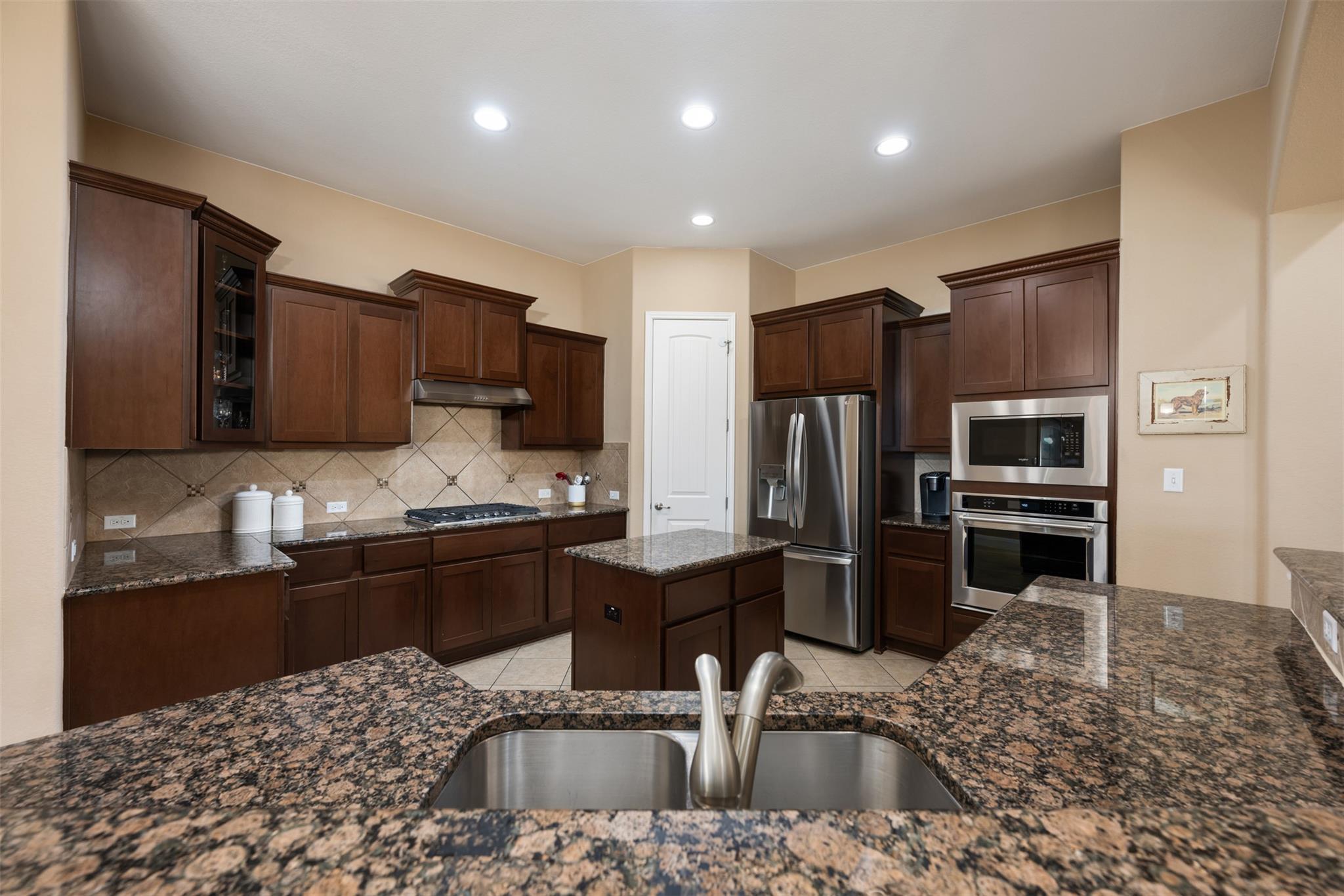 937 Wild Rose Dr, Austin, TX 78737