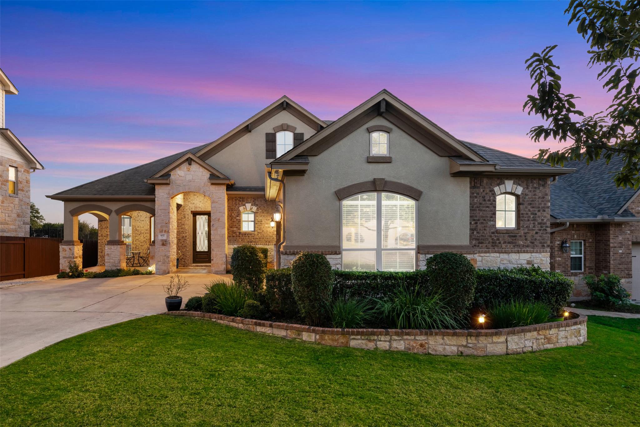 937 Wild Rose Dr, Austin, TX 78737