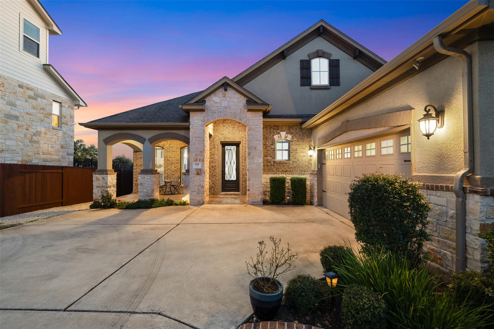 937 Wild Rose Dr, Austin, TX 78737
