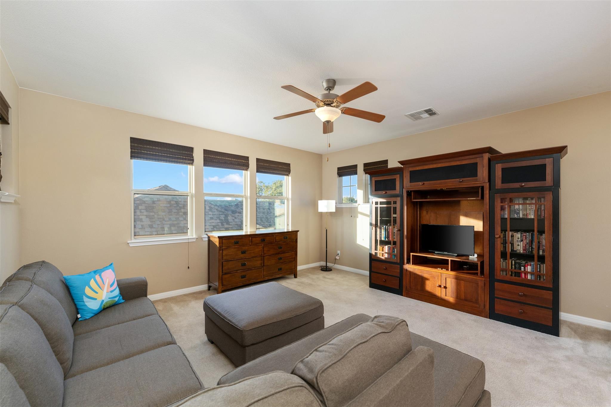 937 Wild Rose Dr, Austin, TX 78737