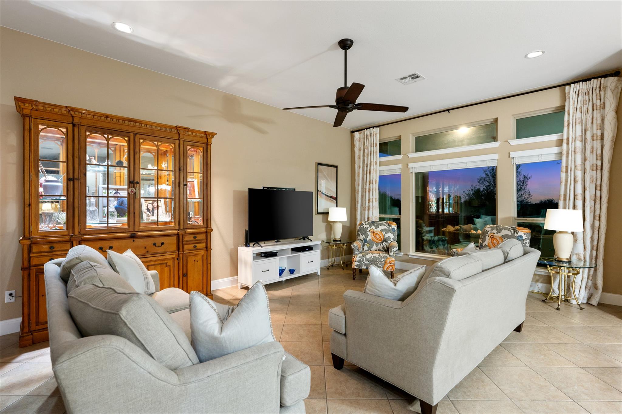937 Wild Rose Dr, Austin, TX 78737