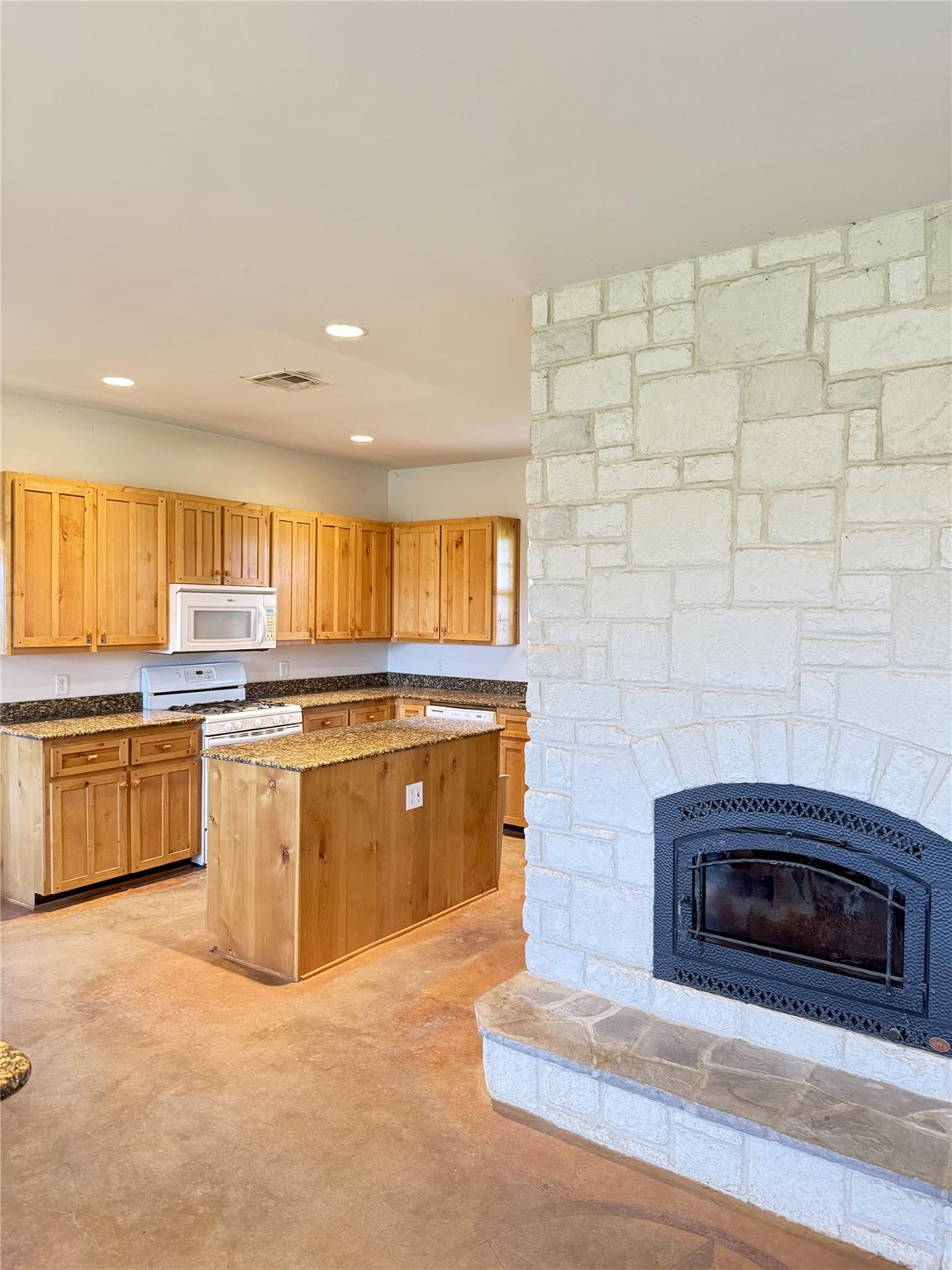 11791 Silver Springs Rd, Rockdale, TX 76567