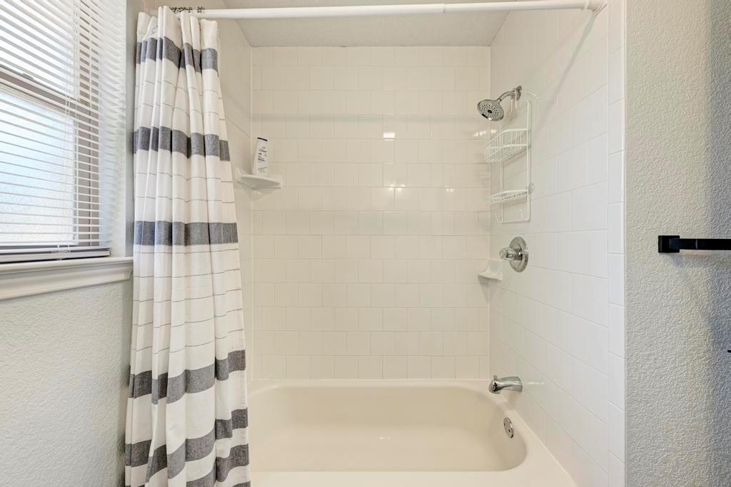 2209 N Celia Dr, Cedar Park, TX 78613