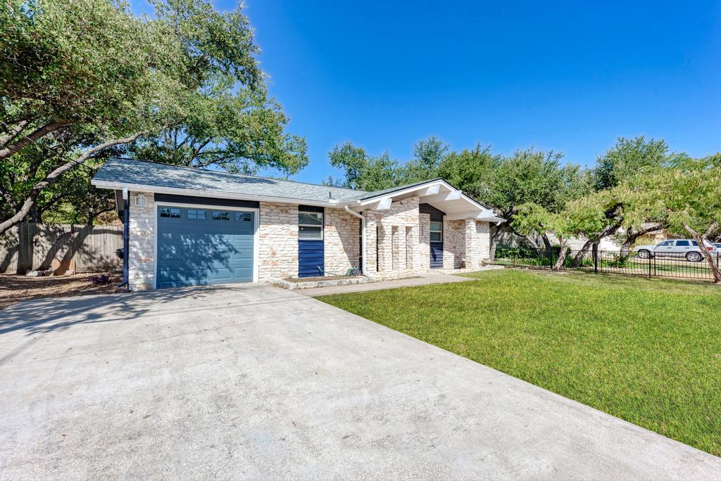 2209 N Celia Dr, Cedar Park, TX 78613