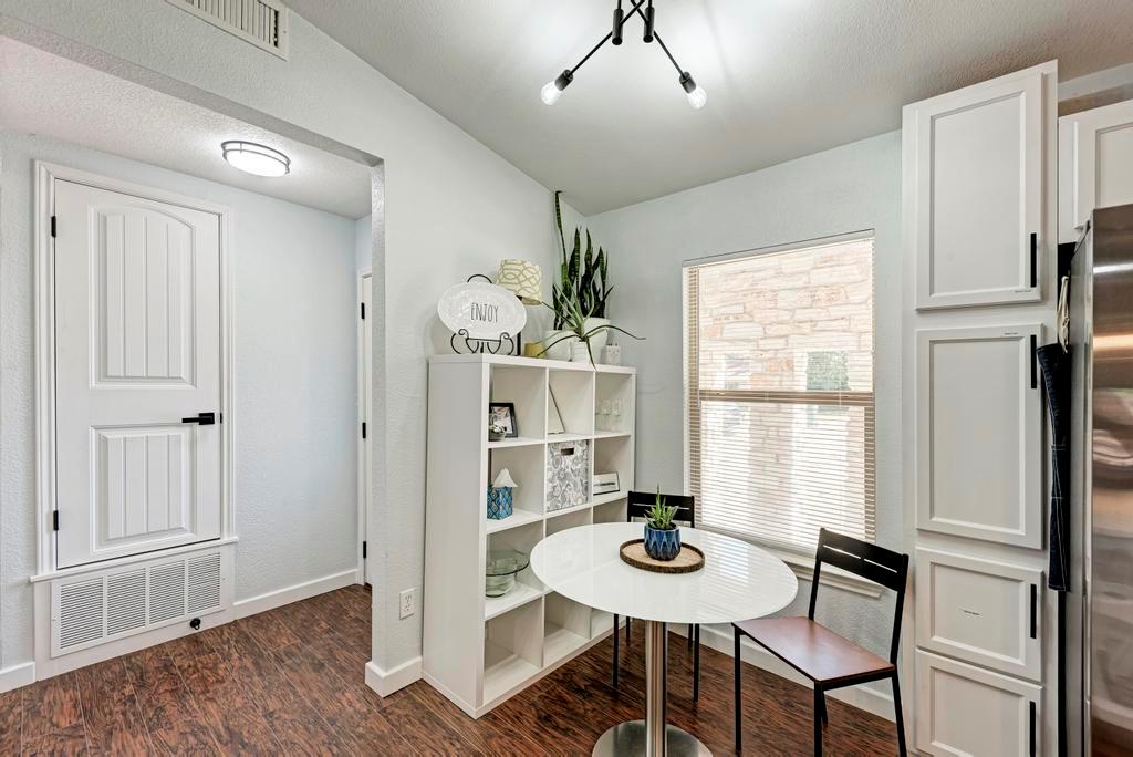 2209 N Celia Dr, Cedar Park, TX 78613