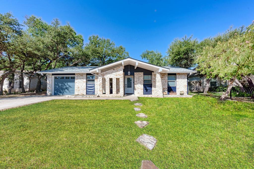 2209 N Celia Dr, Cedar Park, TX 78613