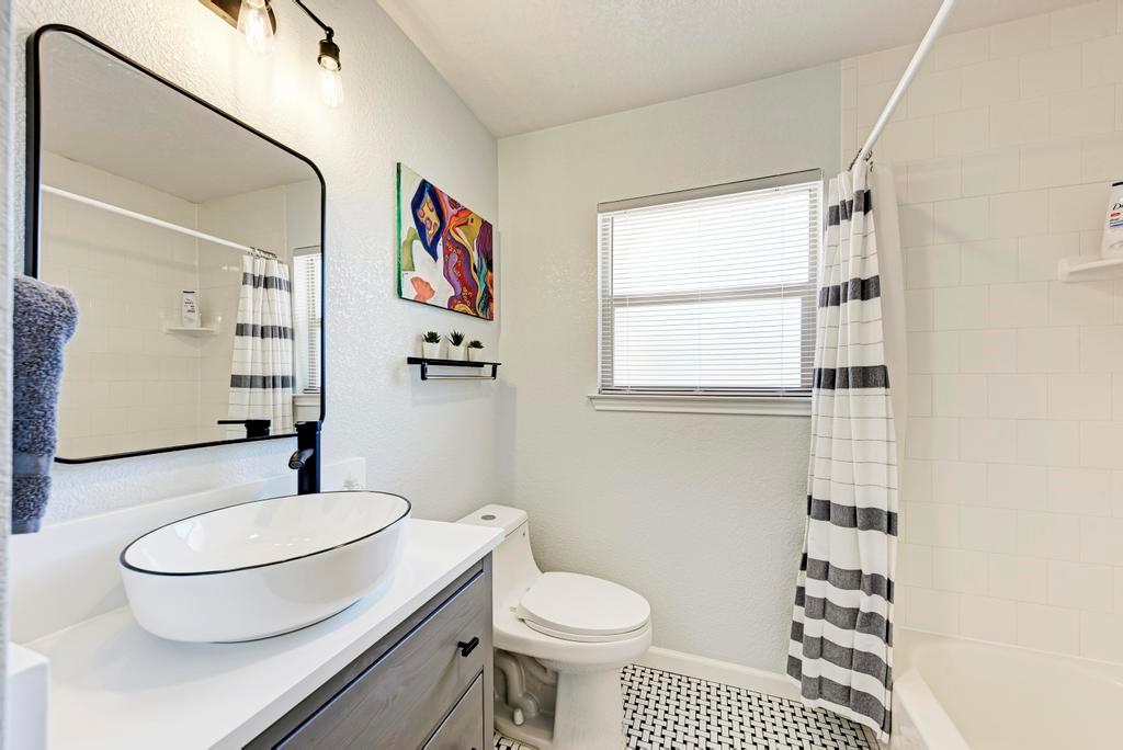 2209 N Celia Dr, Cedar Park, TX 78613