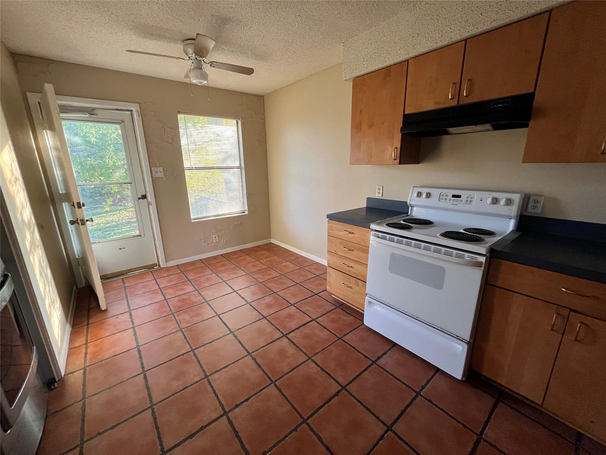 304 Highland Estates Dr # 306, Round Rock, TX 78664