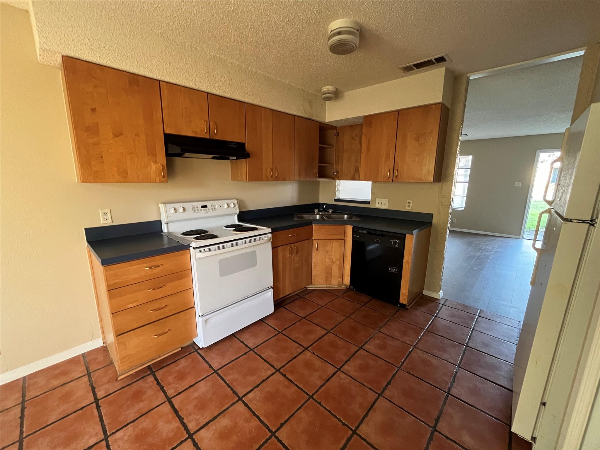 304 Highland Estates Dr # 306, Round Rock, TX 78664