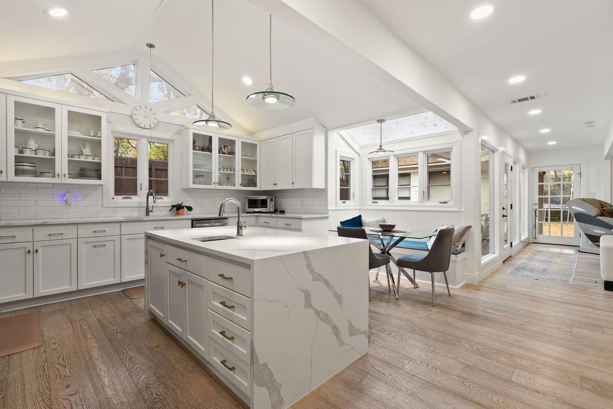 1703 Meadowbrook Dr, Austin, TX 78703