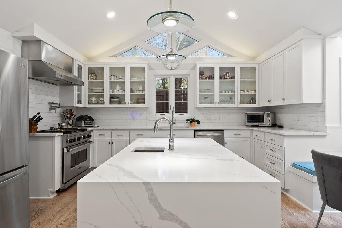 1703 Meadowbrook Dr, Austin, TX 78703