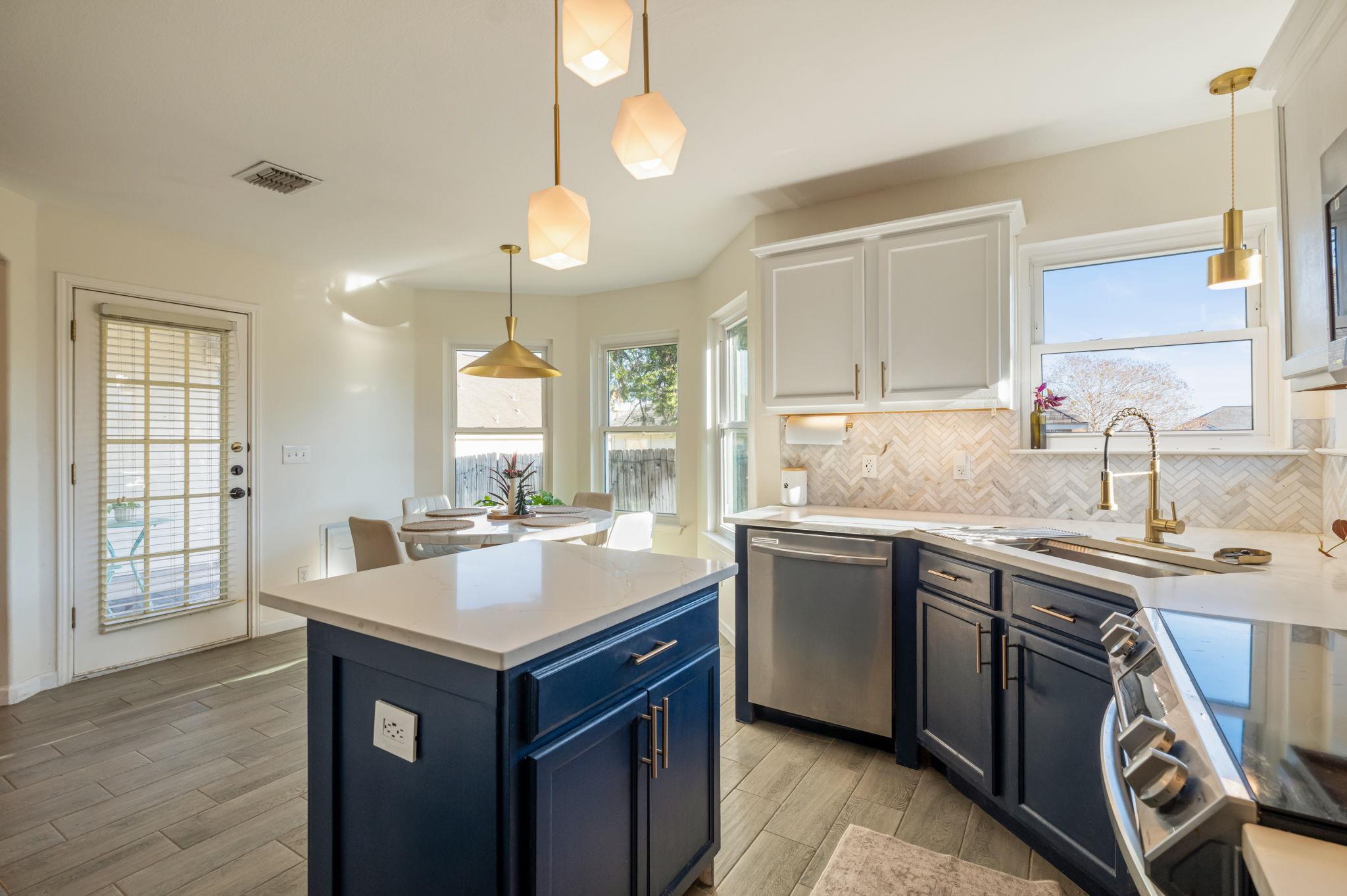 164 Johnnys Way, Kyle, TX 78640