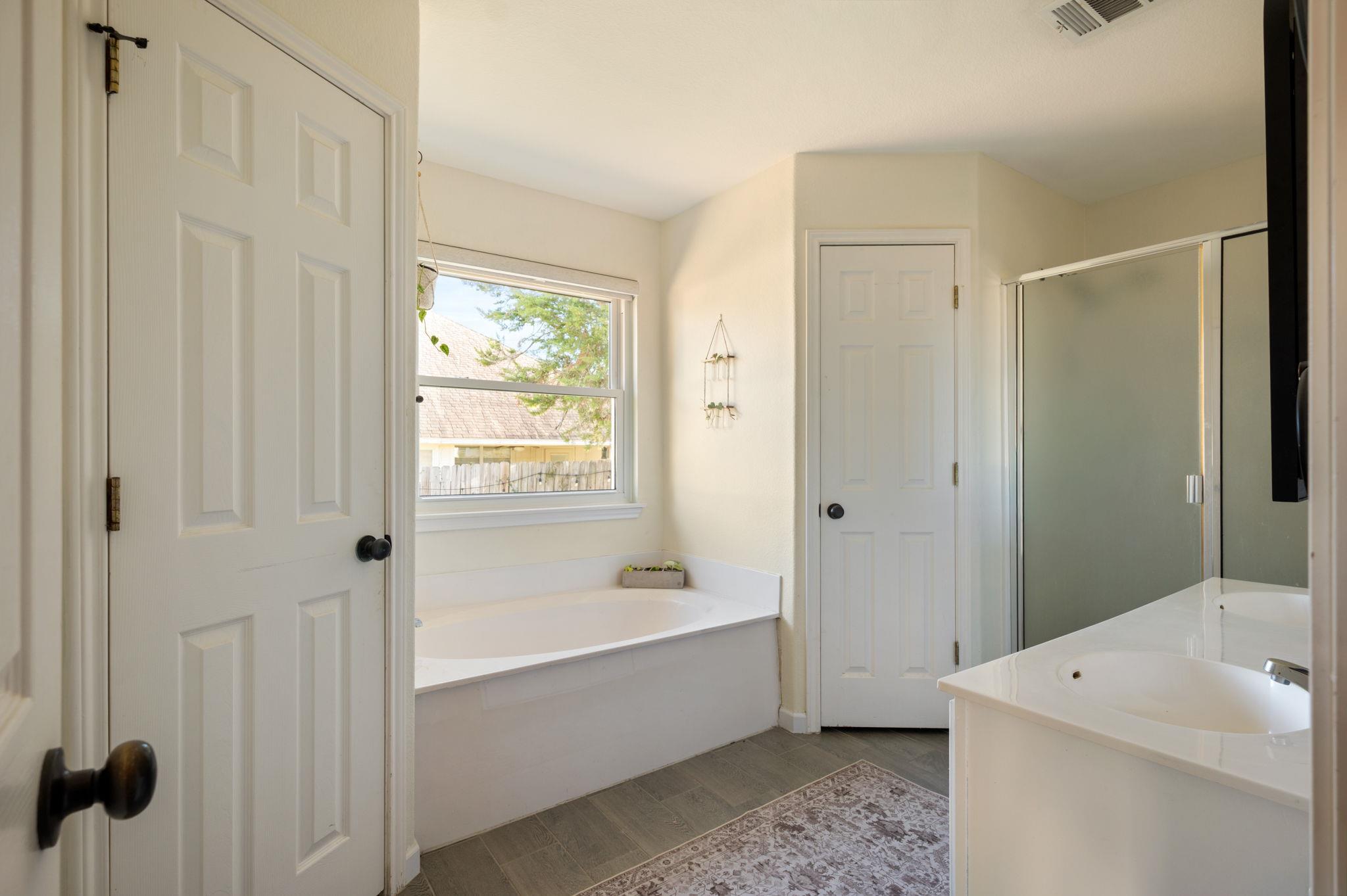 164 Johnnys Way, Kyle, TX 78640