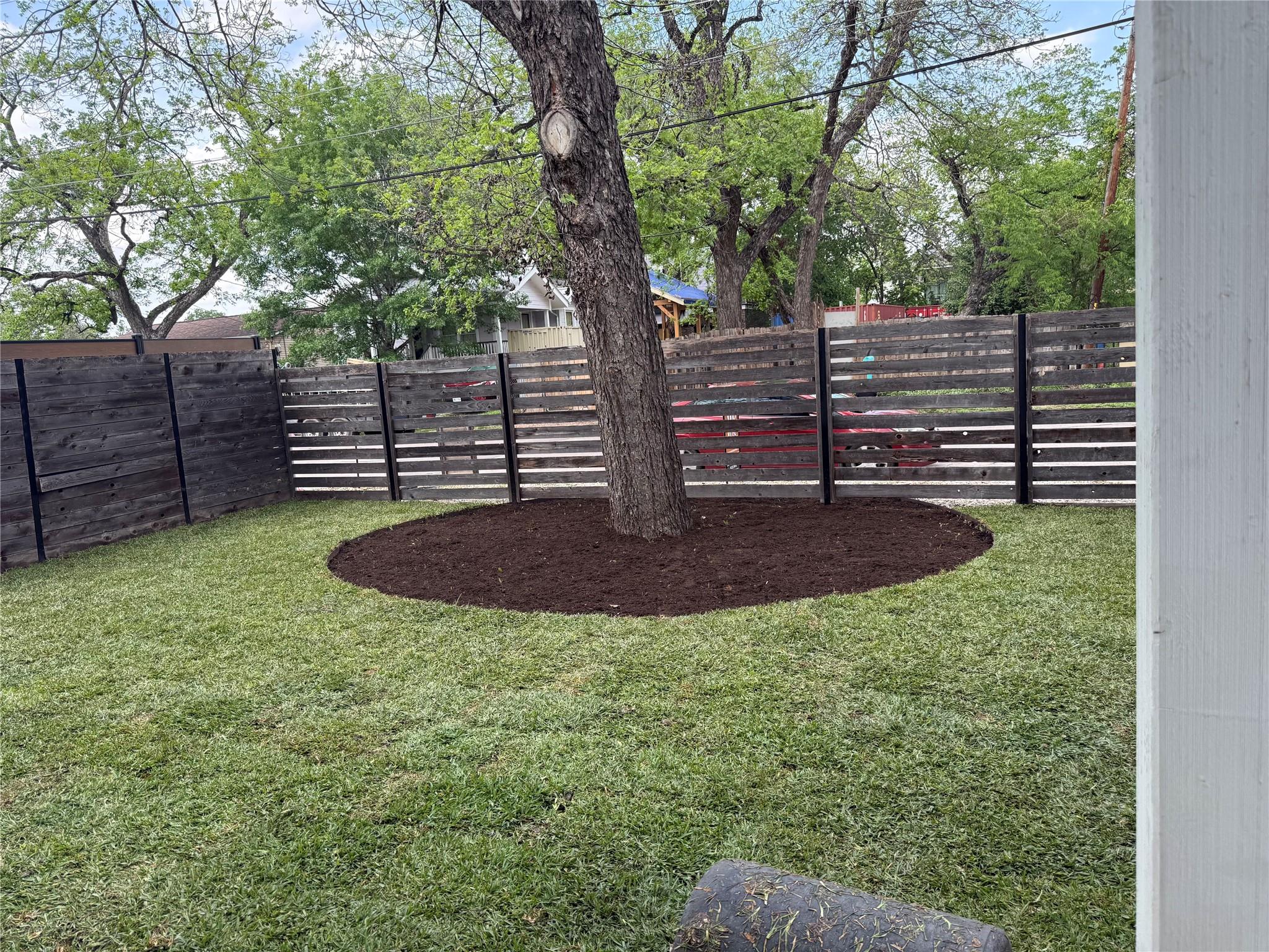 2811 Garwood St # A, Austin, TX 78702