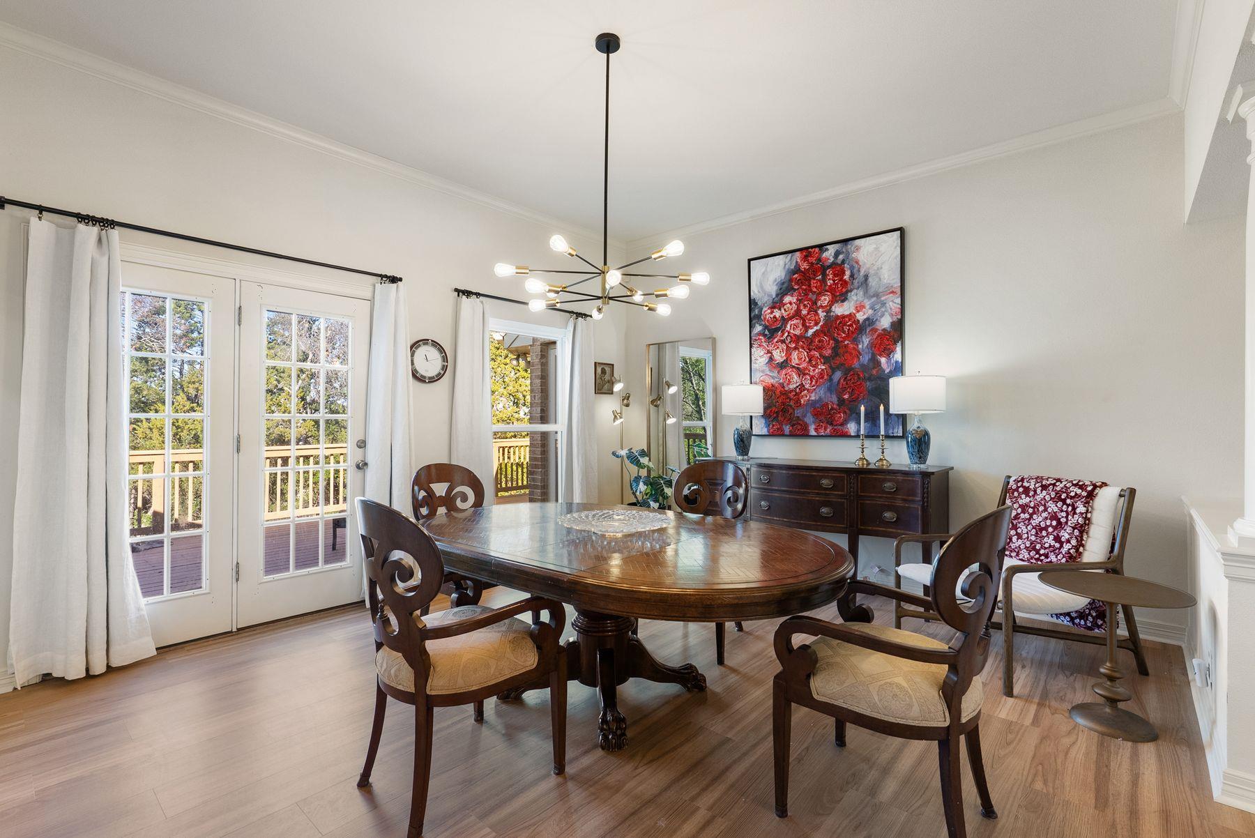 123 Clubhouse Dr, Lakeway, TX 78734