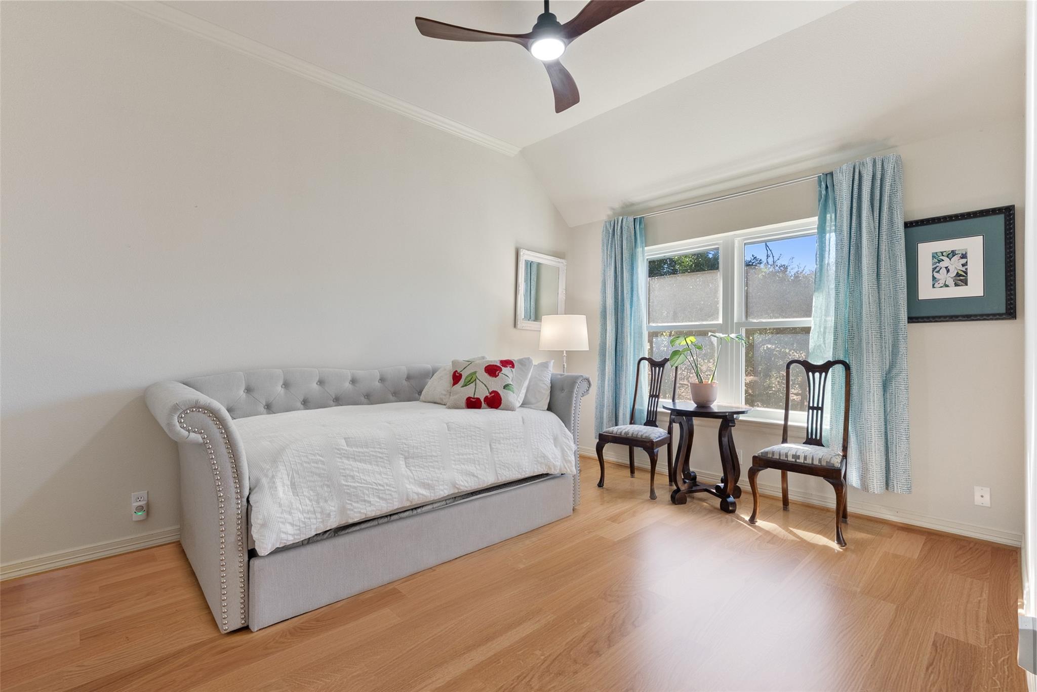 123 Clubhouse Dr, Lakeway, TX 78734