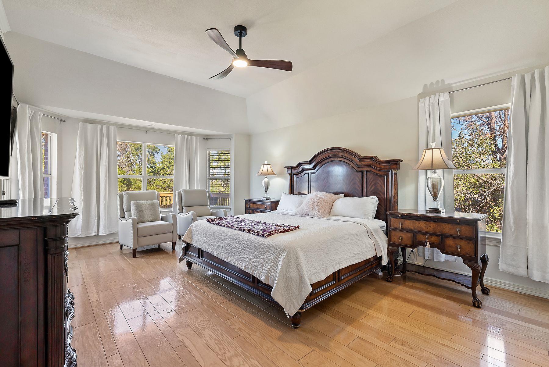 123 Clubhouse Dr, Lakeway, TX 78734