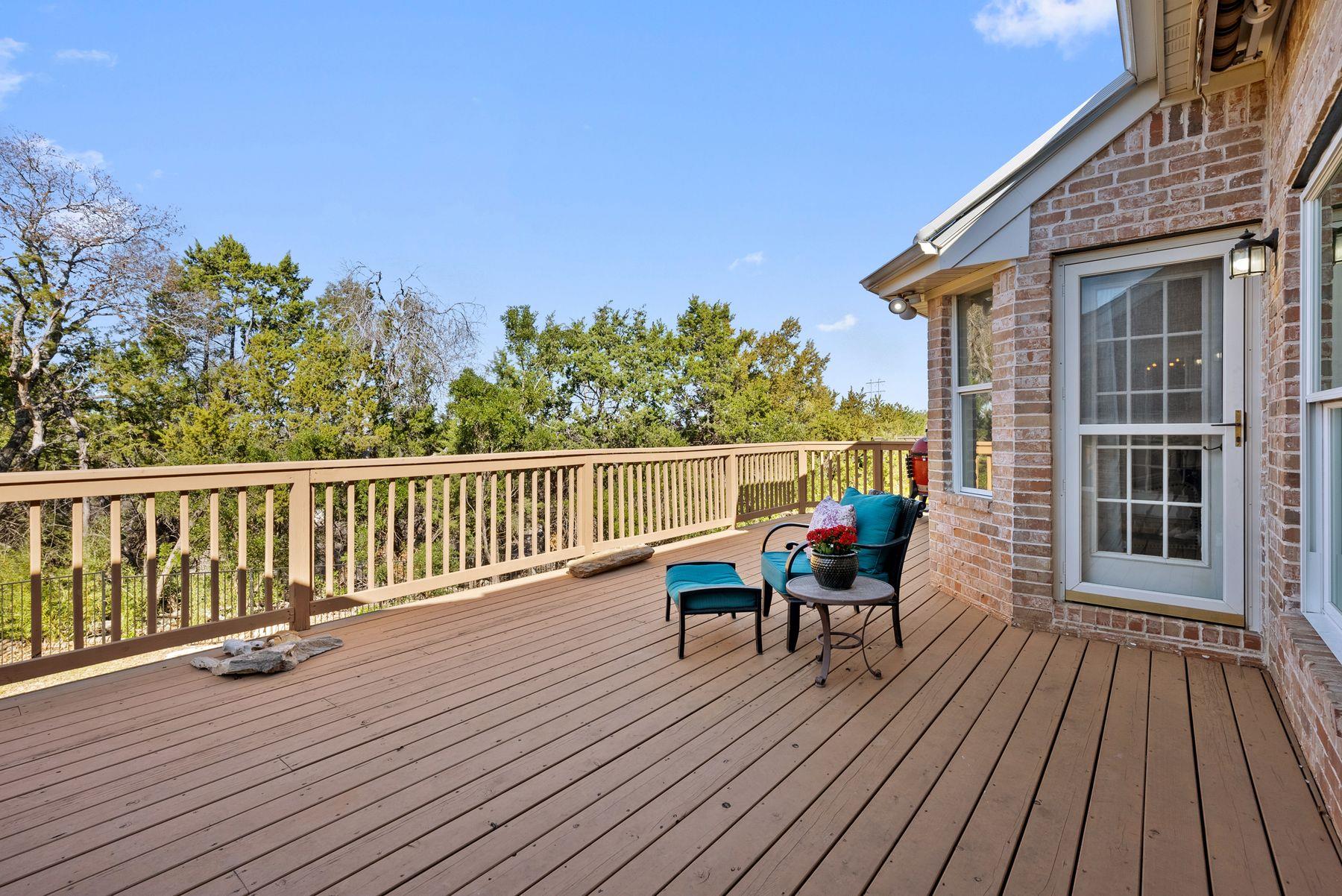 123 Clubhouse Dr, Lakeway, TX 78734