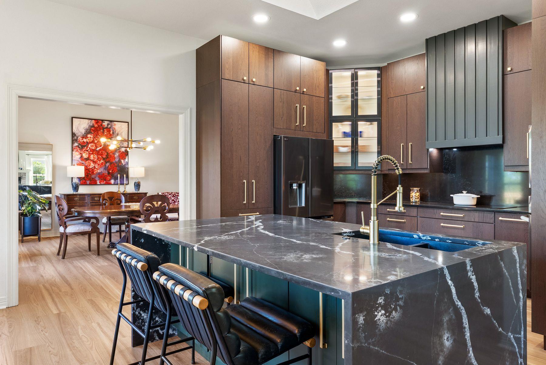 123 Clubhouse Dr, Lakeway, TX 78734