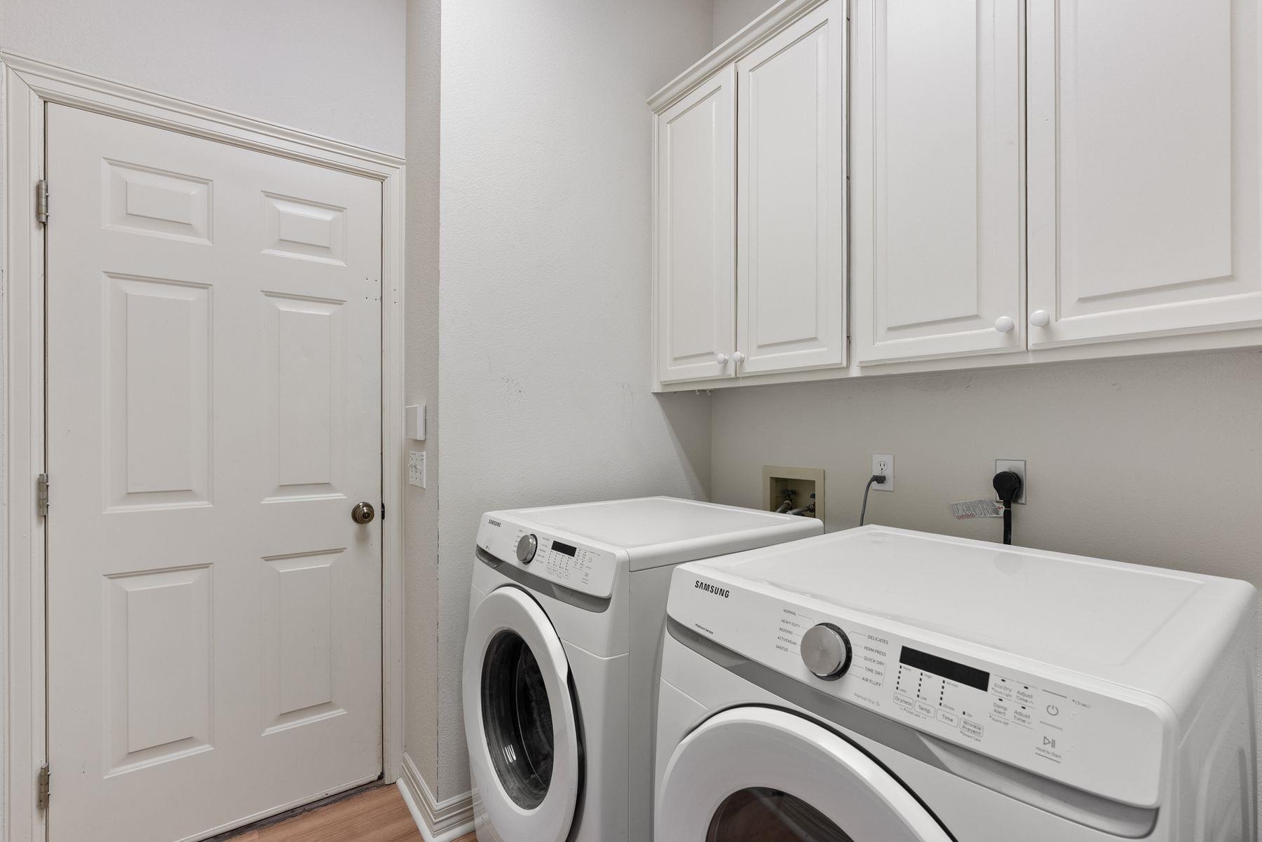 123 Clubhouse Dr, Lakeway, TX 78734