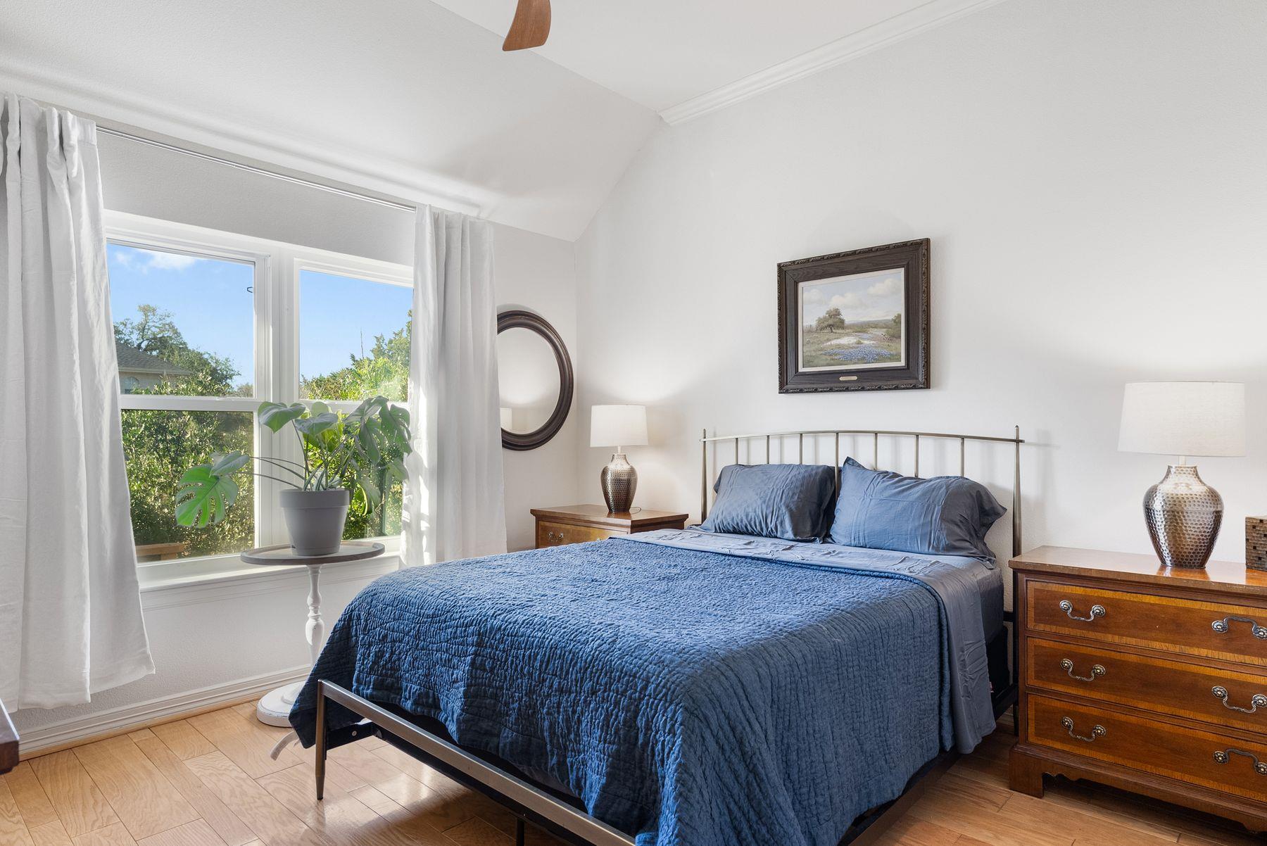 123 Clubhouse Dr, Lakeway, TX 78734