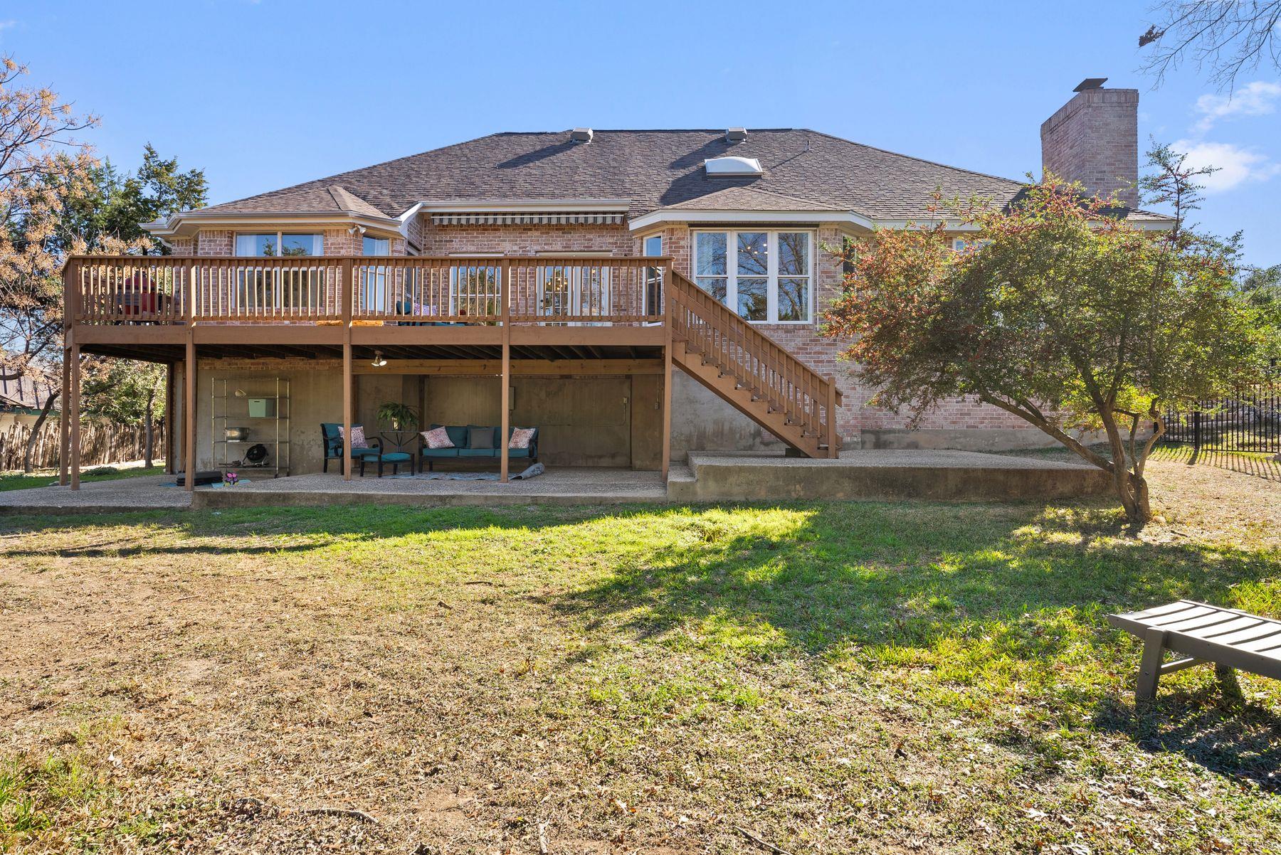 123 Clubhouse Dr, Lakeway, TX 78734