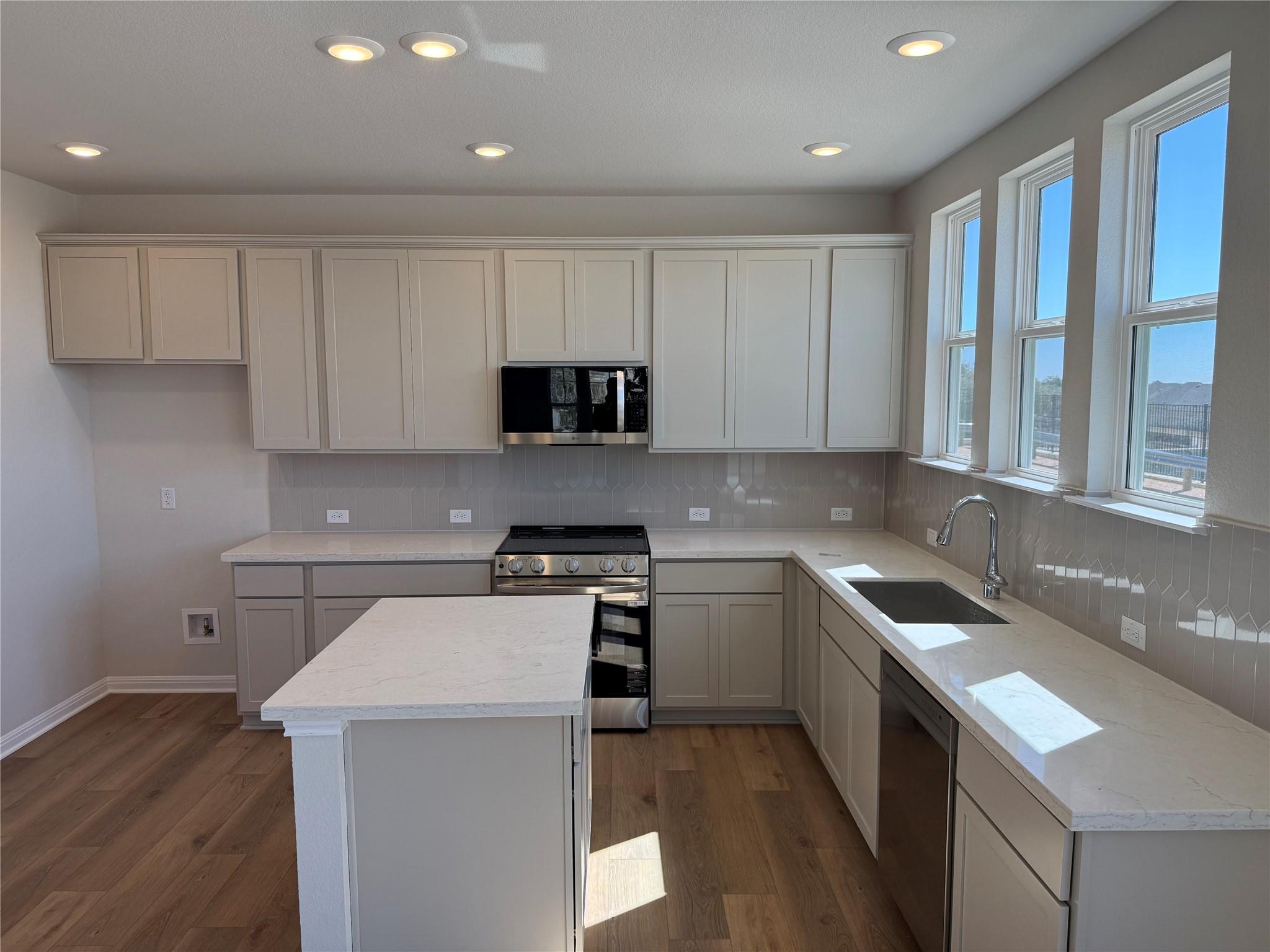 5900 Whisper Creek Dr # 418, Georgetown, TX 78628