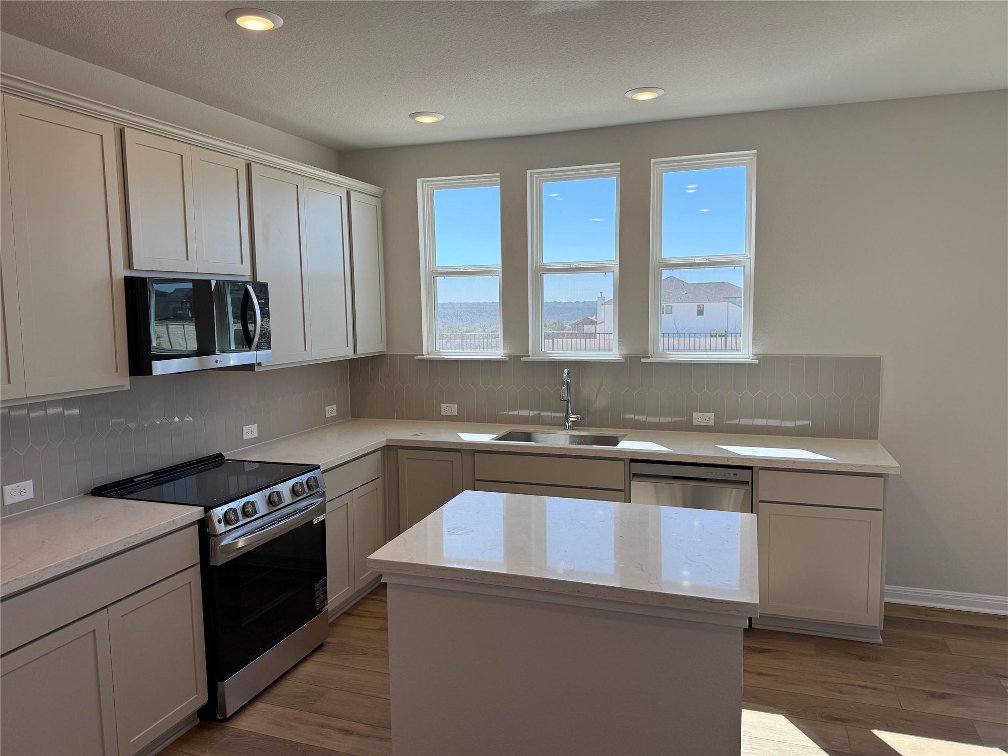 5900 Whisper Creek Dr # 418, Georgetown, TX 78628