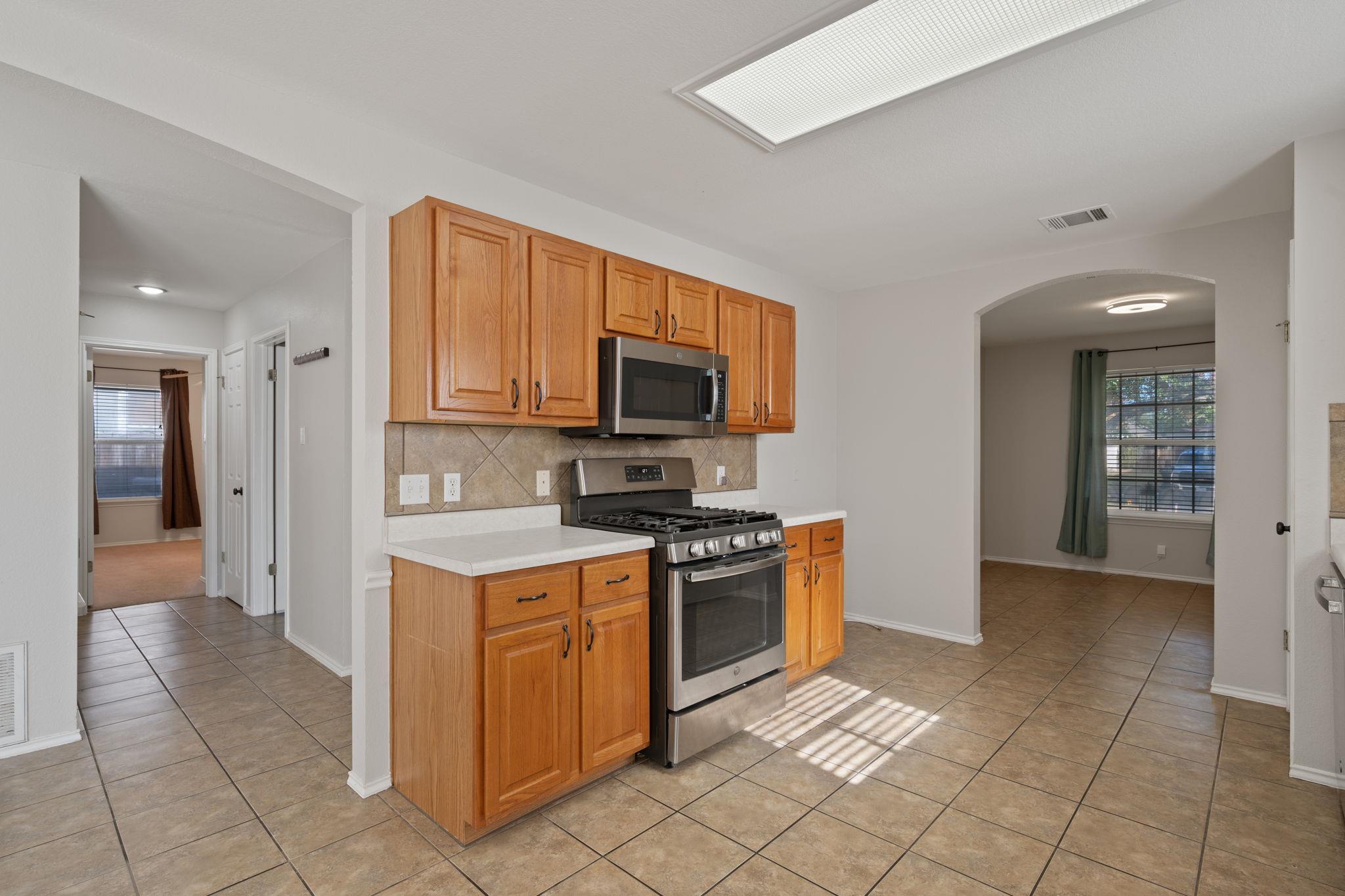 108 David Dr, Hutto, TX 78634