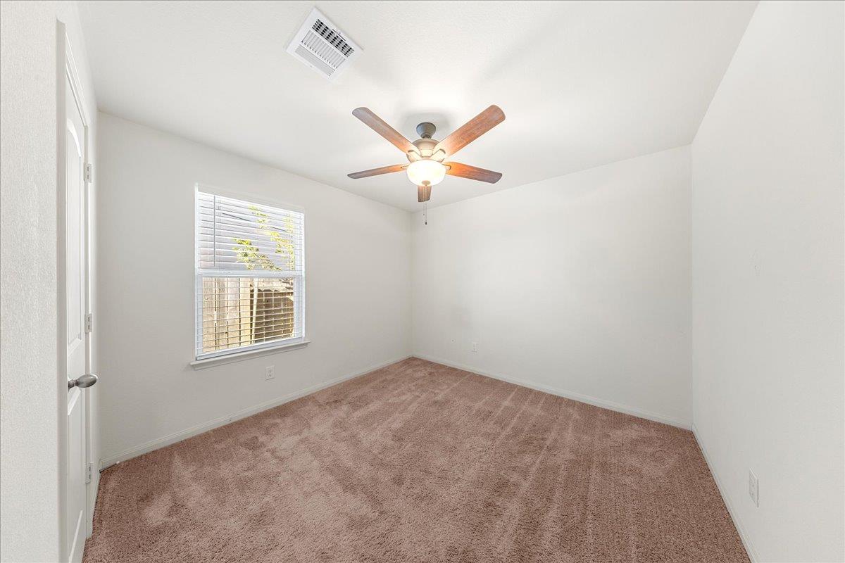 4005 Cressler Ln # 16G, Jarrell, TX 76537