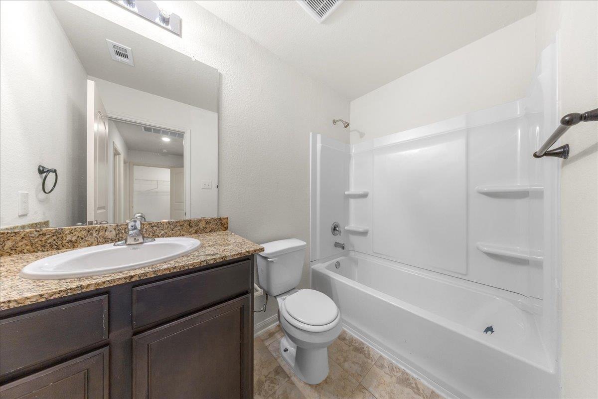 4005 Cressler Ln # 16G, Jarrell, TX 76537