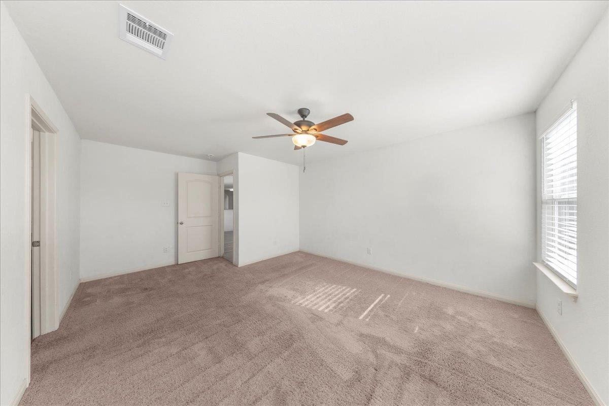 4005 Cressler Ln # 16G, Jarrell, TX 76537