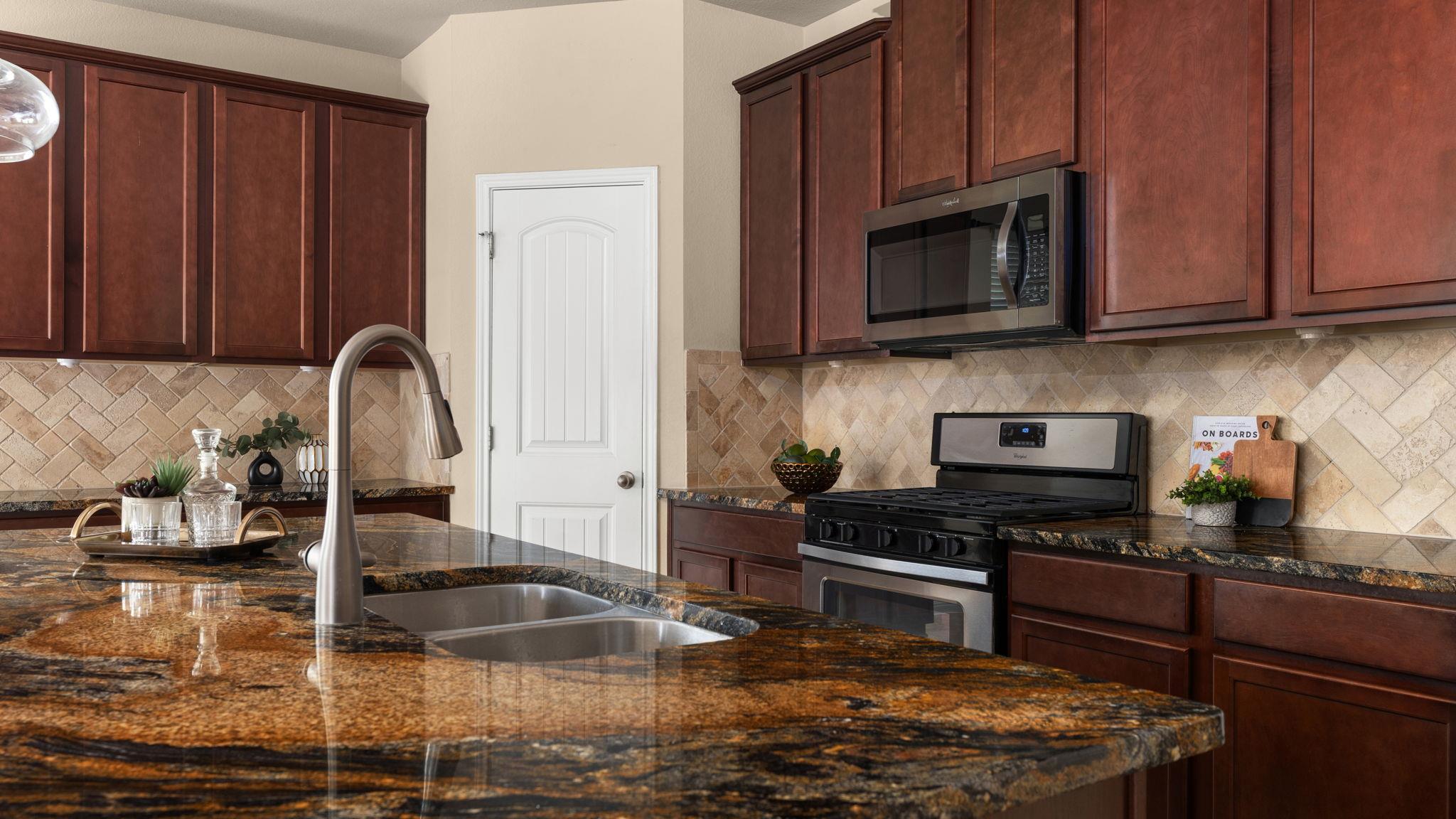 109 Hunts Link Rd, Dripping Springs, TX 78620