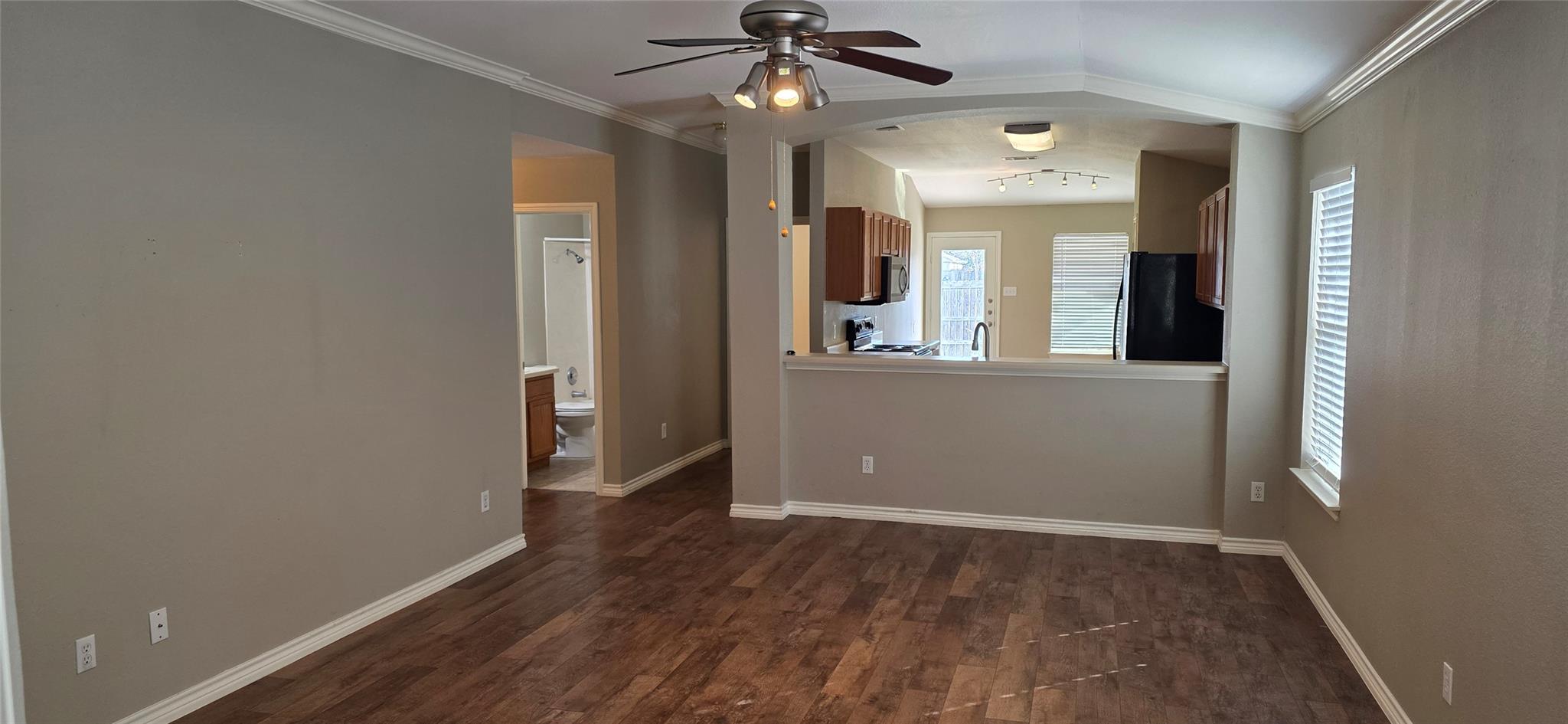 204 Quail Hollow Dr, Hutto, TX 78634