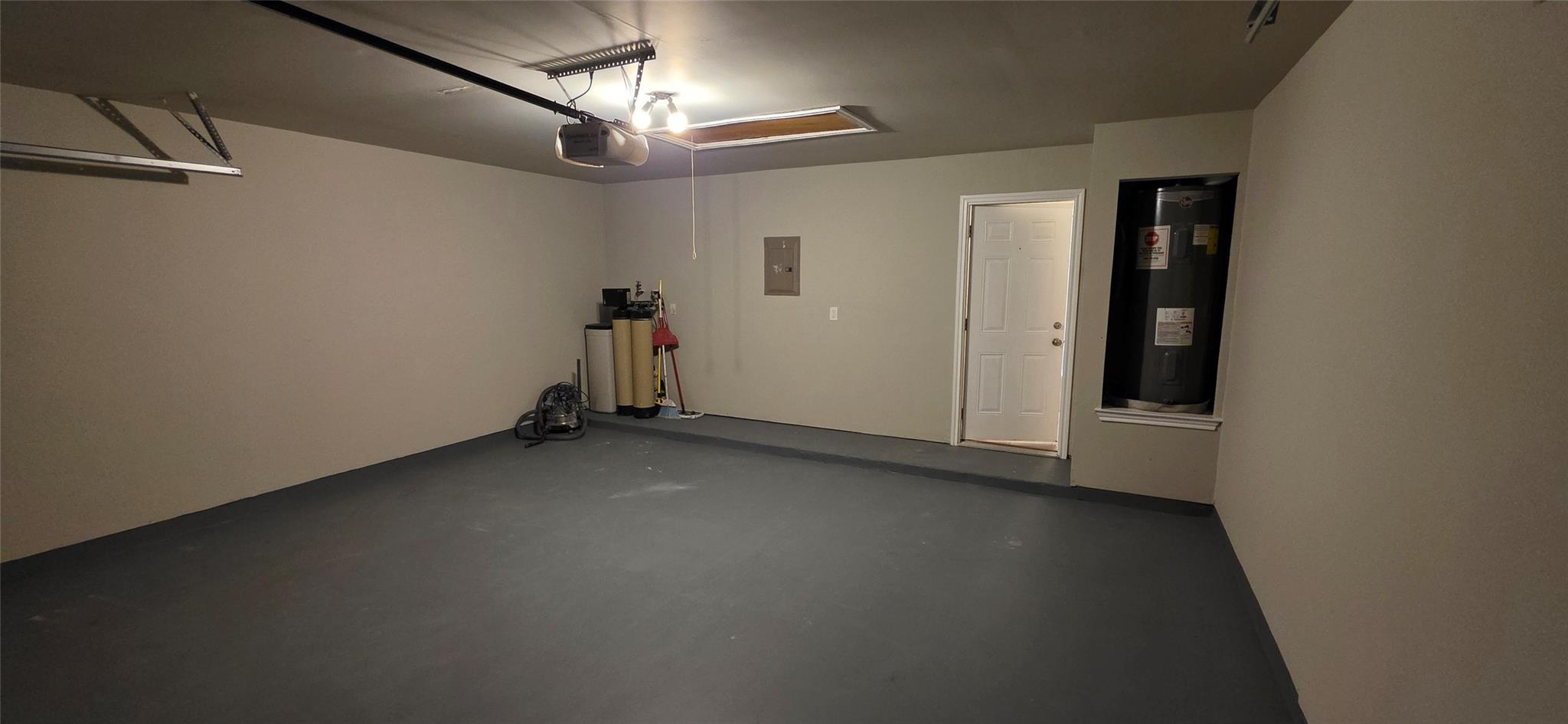 204 Quail Hollow Dr, Hutto, TX 78634