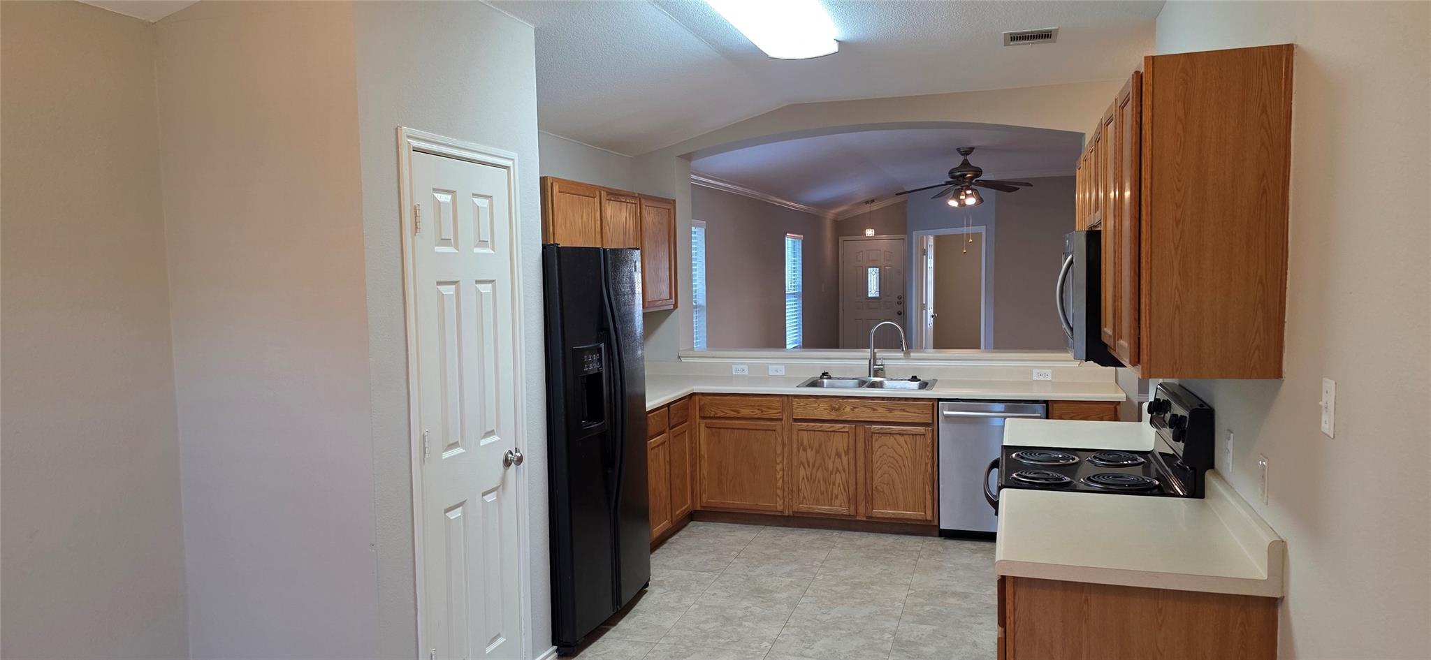 204 Quail Hollow Dr, Hutto, TX 78634