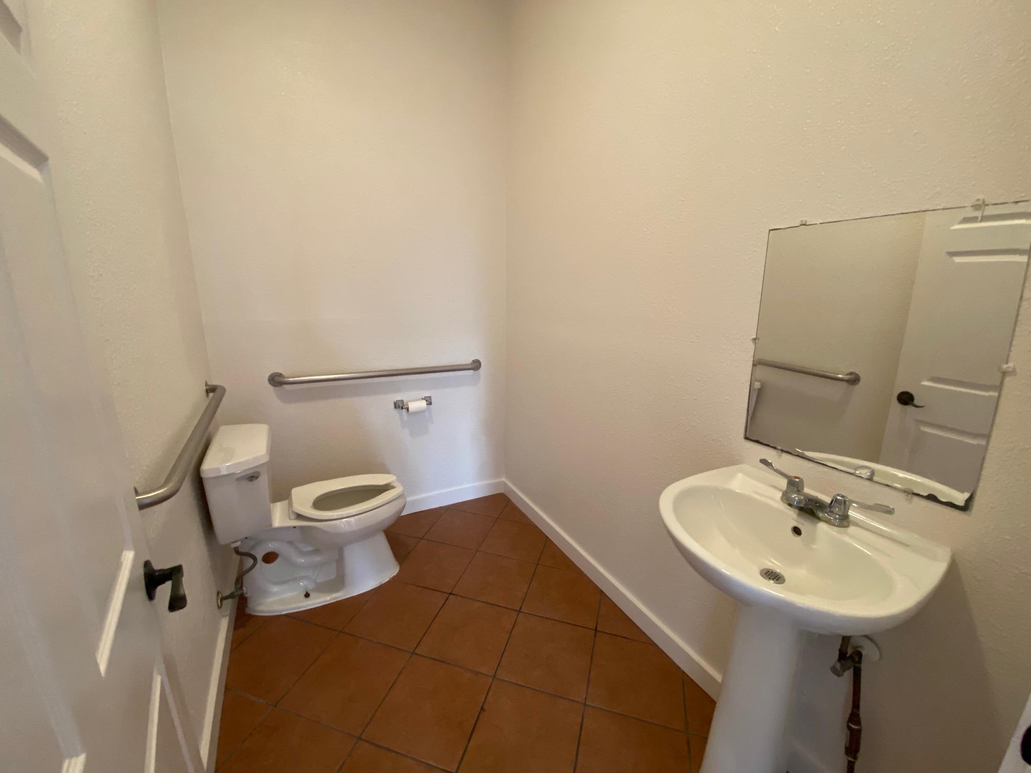 303 Taylor St, Hutto, TX 78634