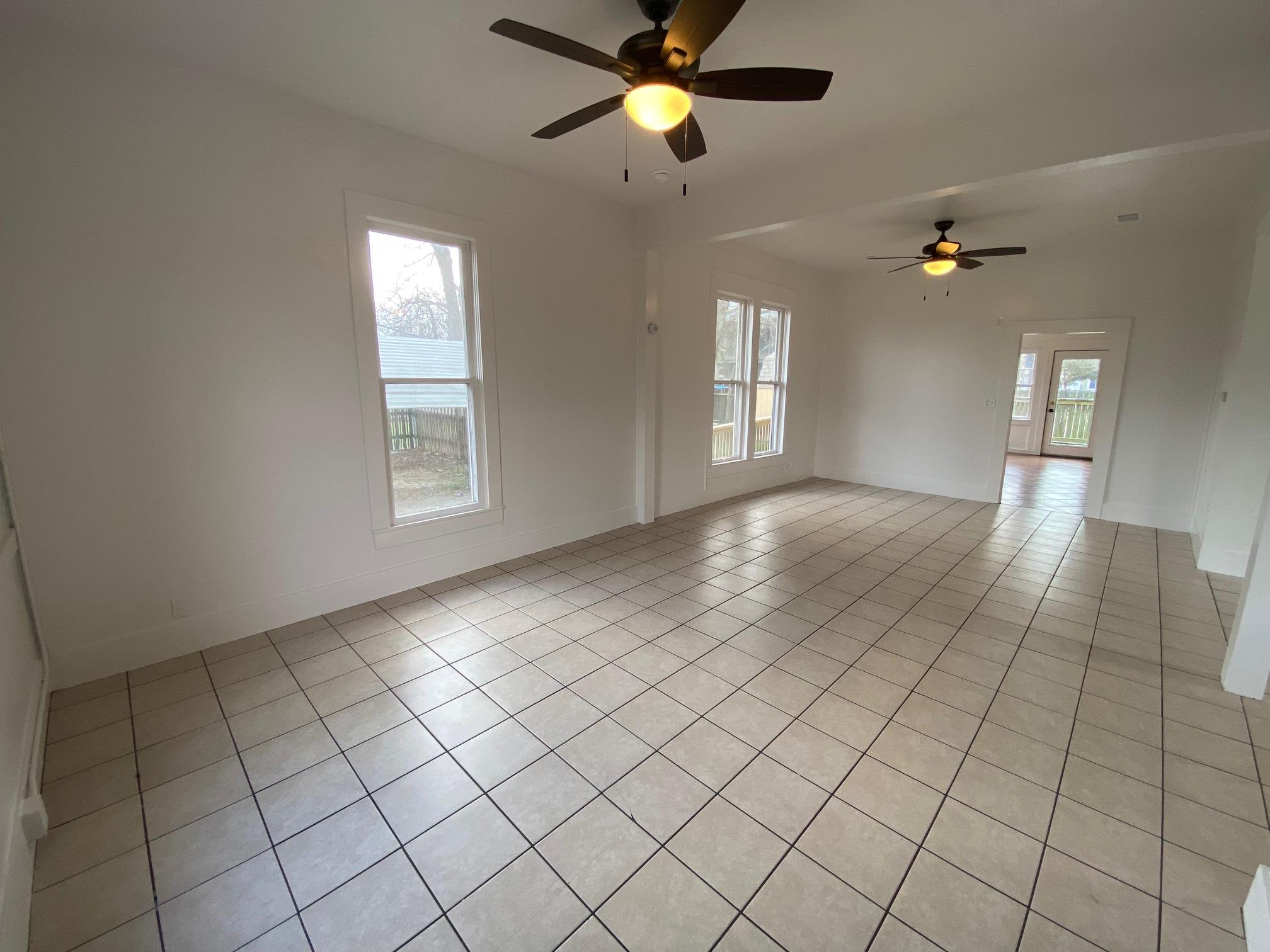 303 Taylor St, Hutto, TX 78634