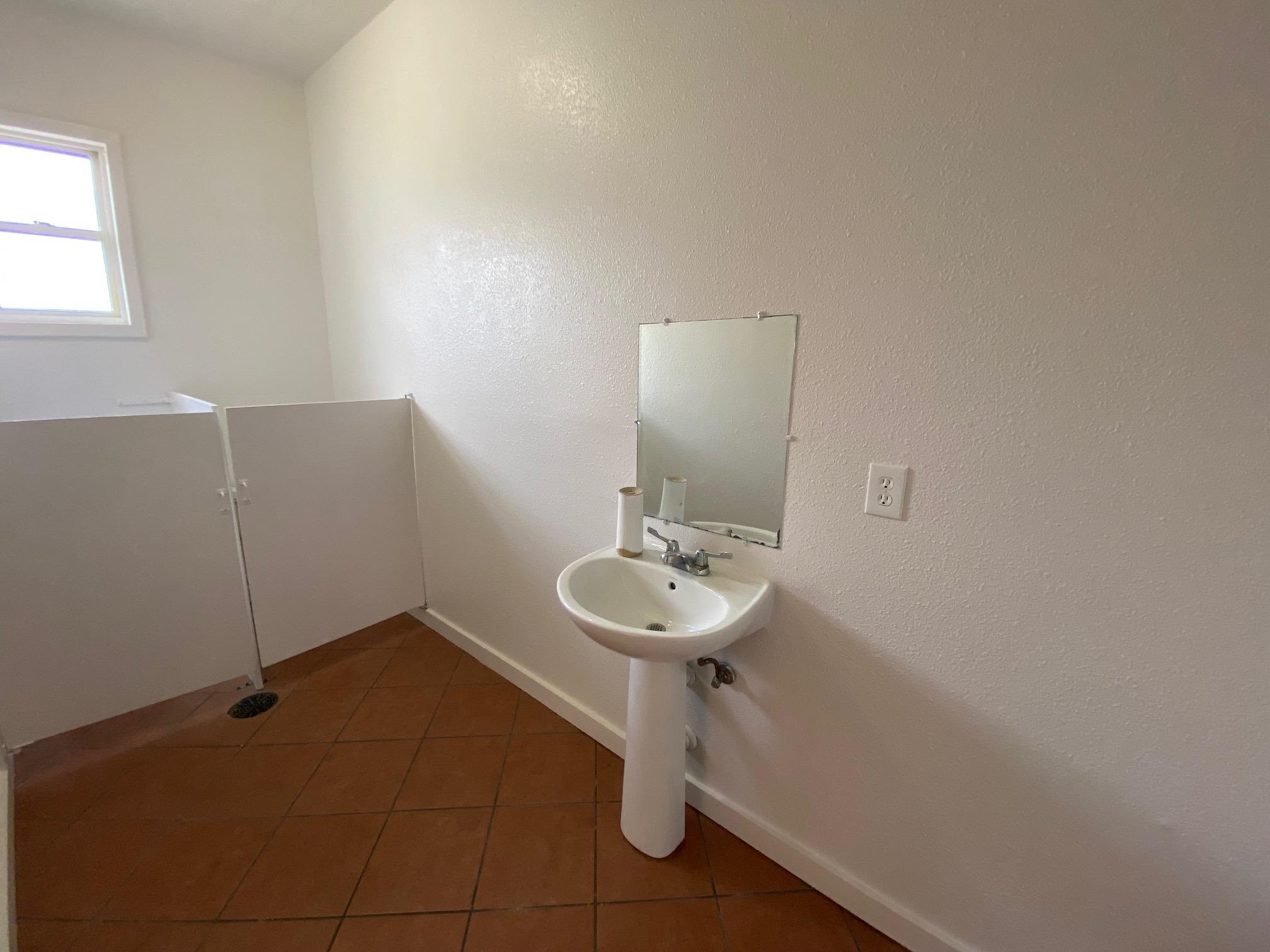 303 Taylor St, Hutto, TX 78634