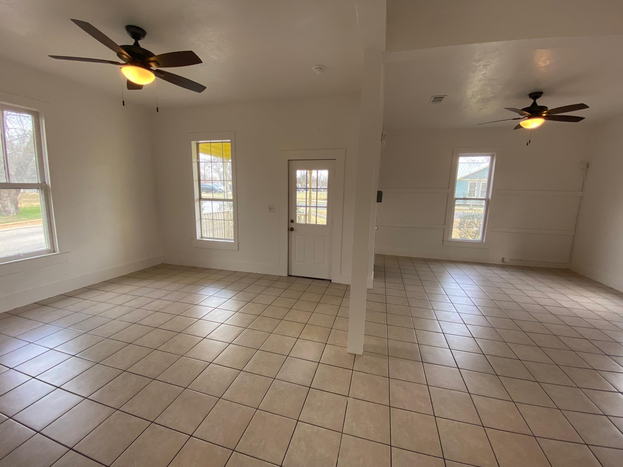 303 Taylor St, Hutto, TX 78634