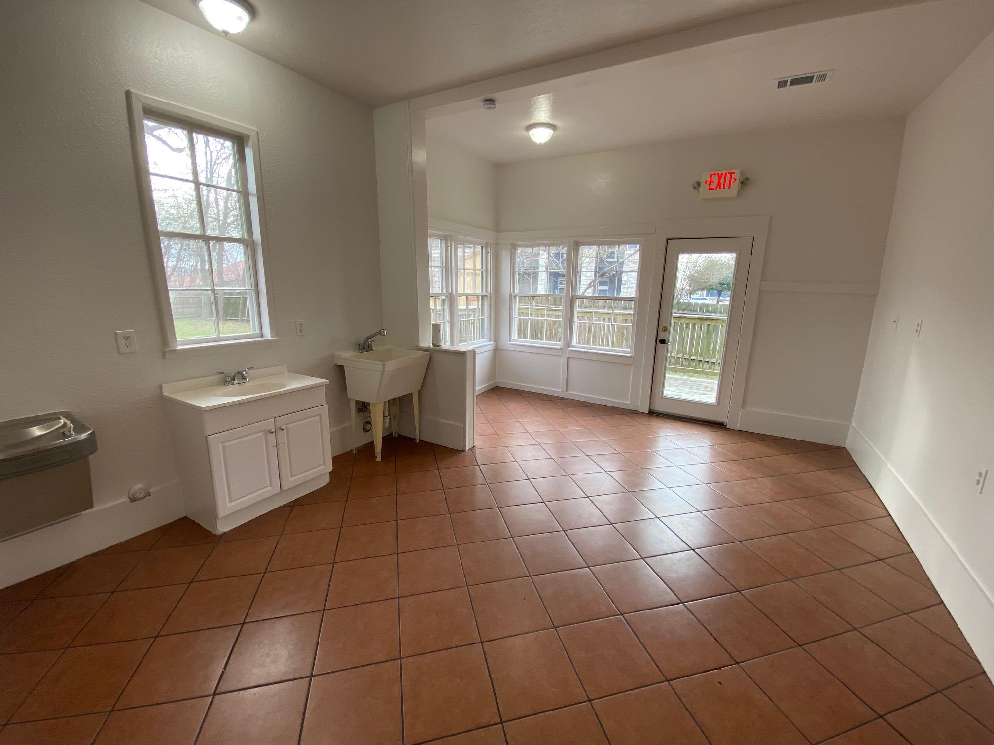 303 Taylor St, Hutto, TX 78634