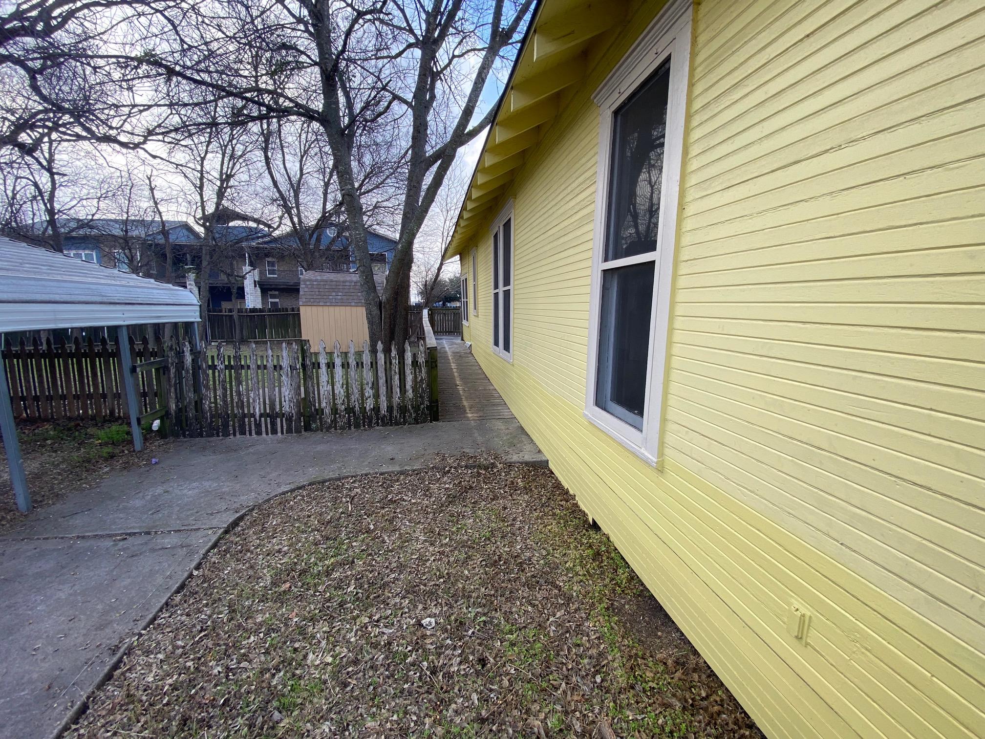 303 Taylor St, Hutto, TX 78634