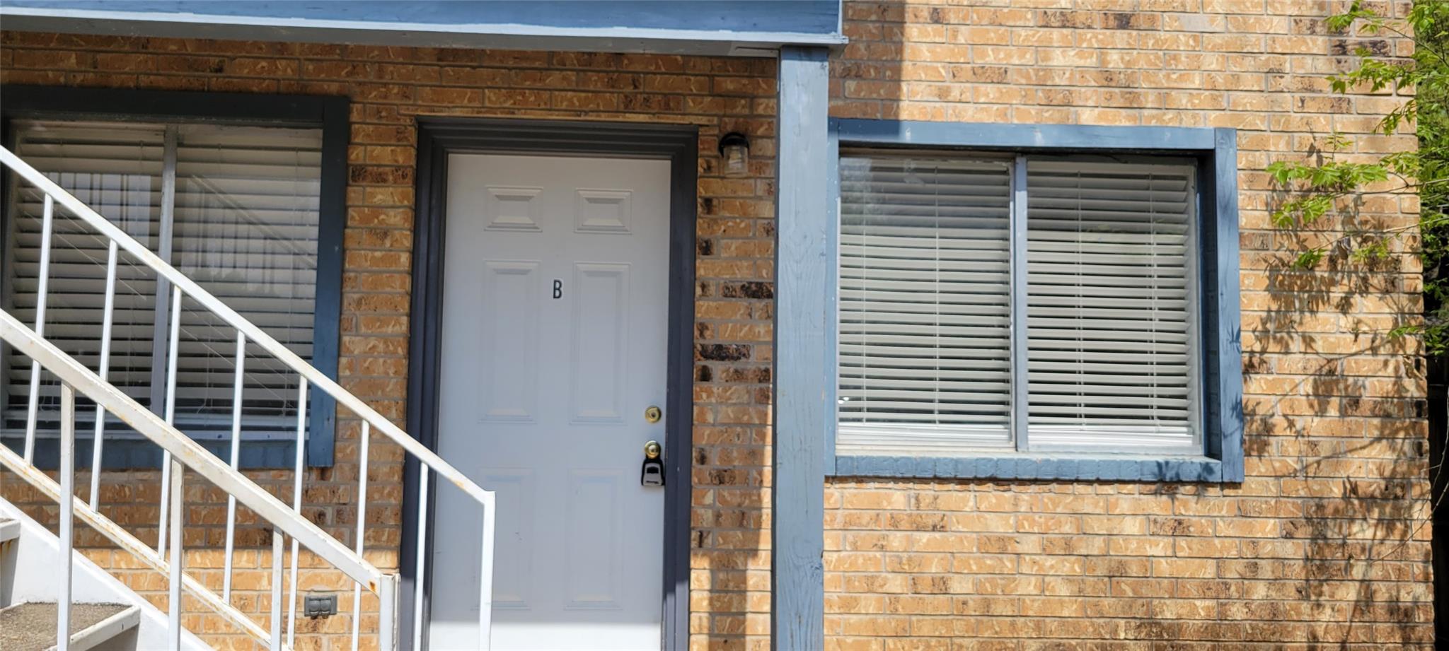 530 W Hopkins St # B, San Marcos, TX 78666