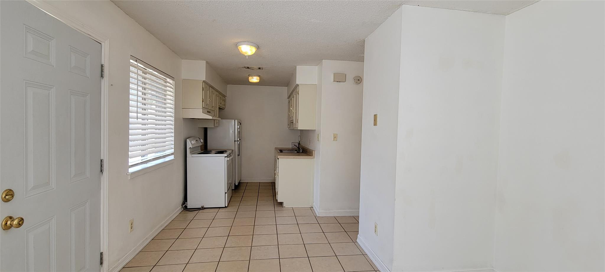 530 W Hopkins St # B, San Marcos, TX 78666