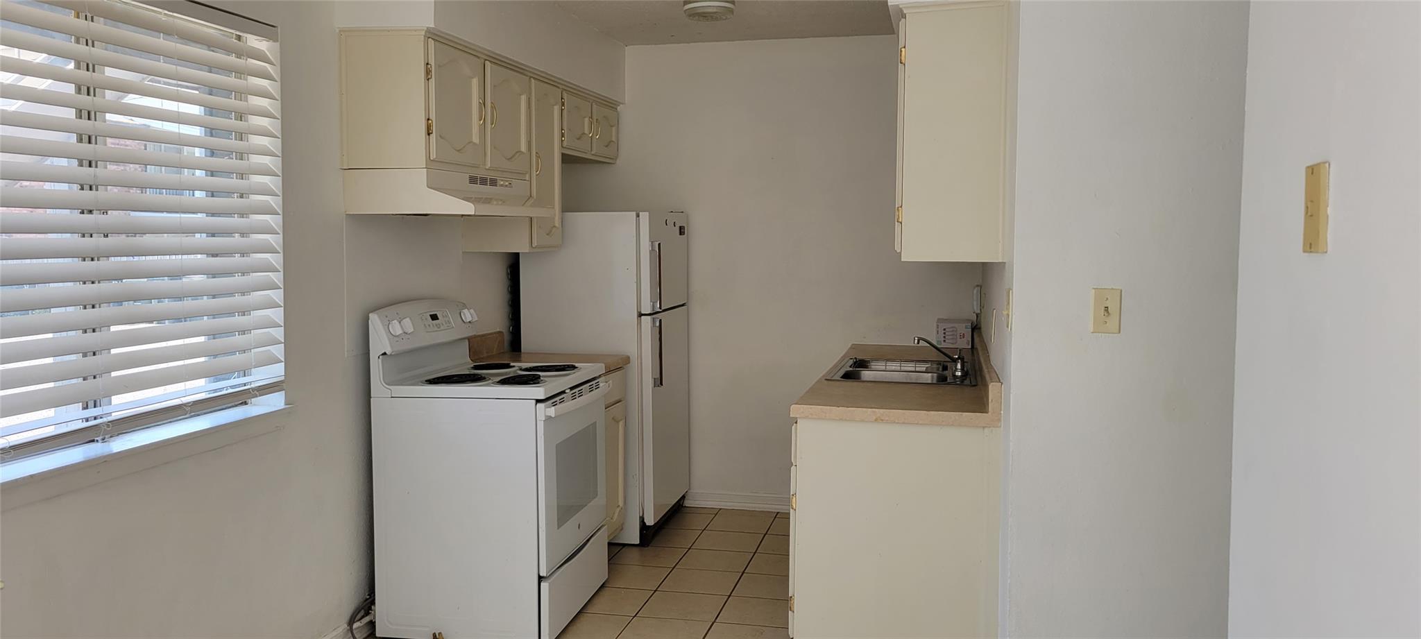 530 W Hopkins St # B, San Marcos, TX 78666