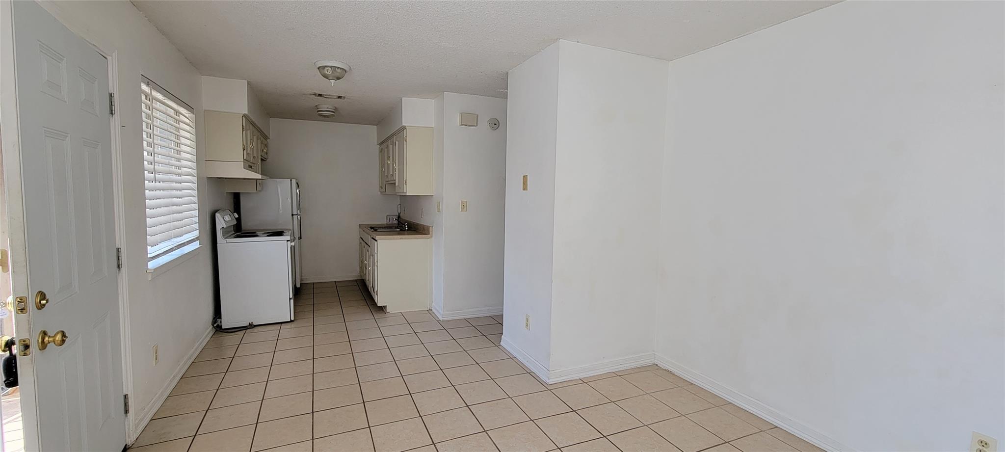 530 W Hopkins St # B, San Marcos, TX 78666